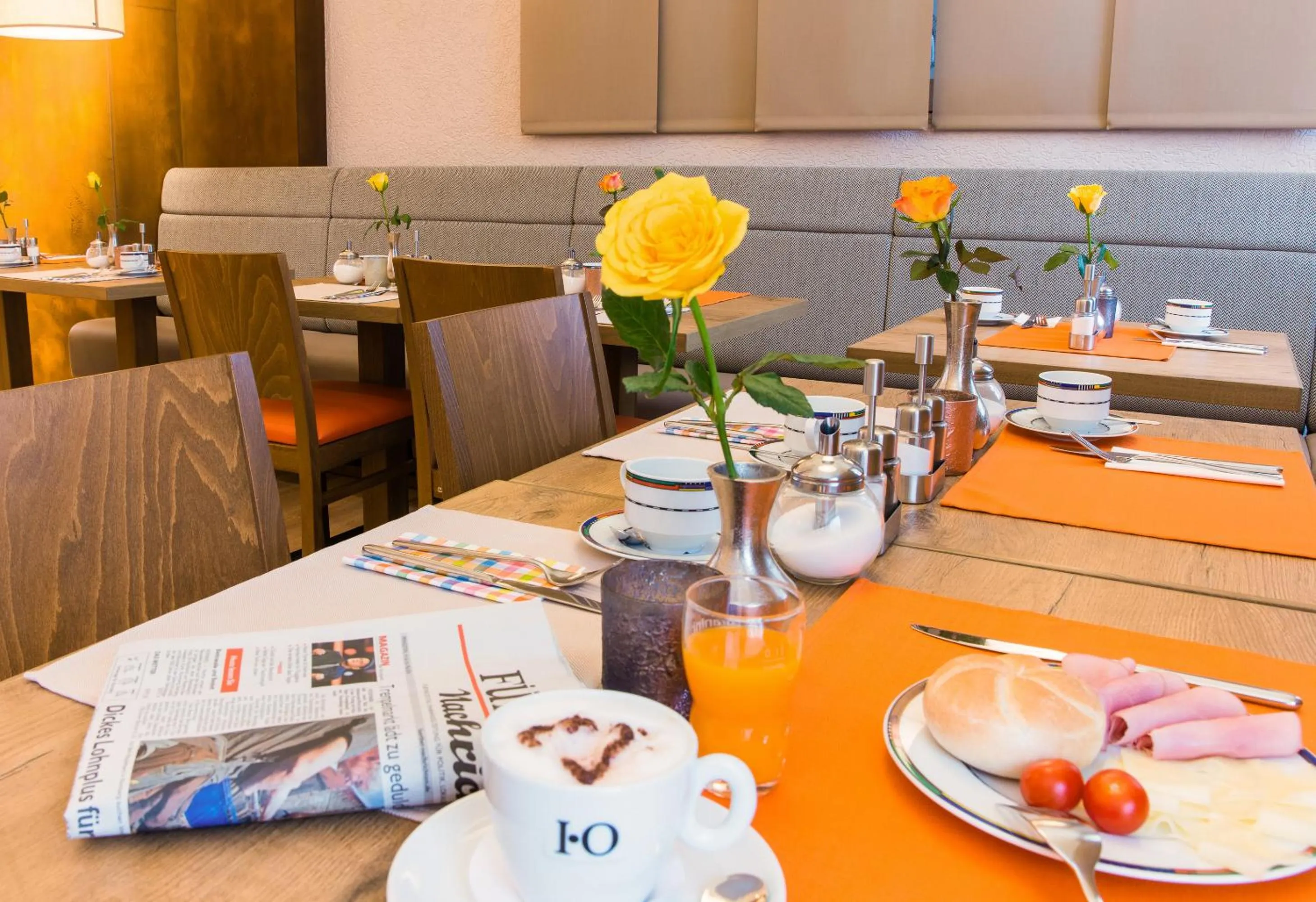 Restaurant/places to eat in Ambient Hotel am Europakanal