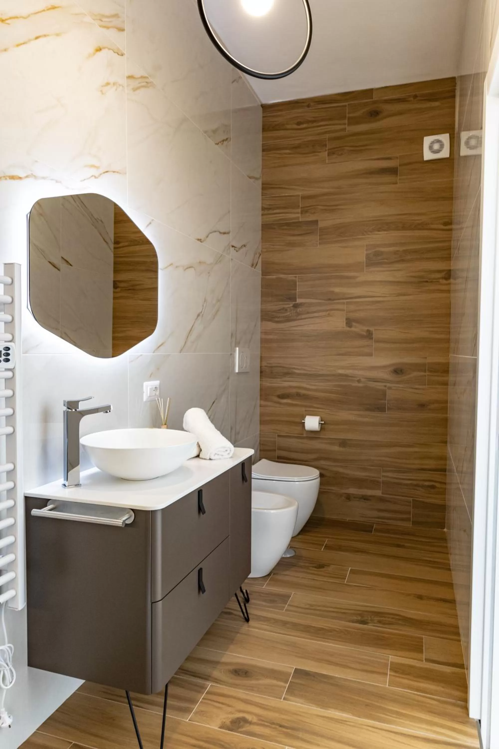 Toilet, Bathroom in Cas’ A Mare - Beachfront Luxury Suites