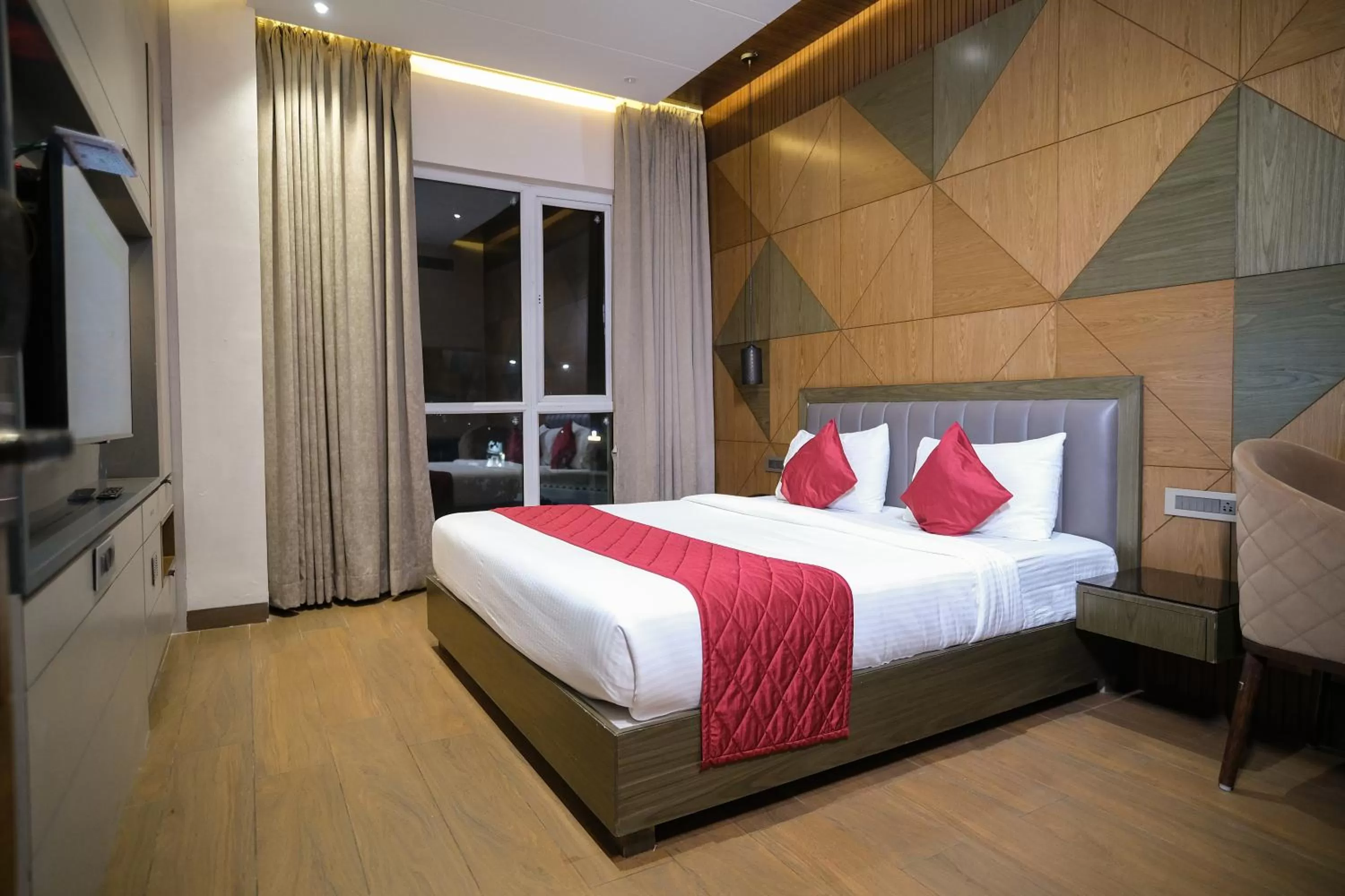 VIP, Bed in Symphony Inn