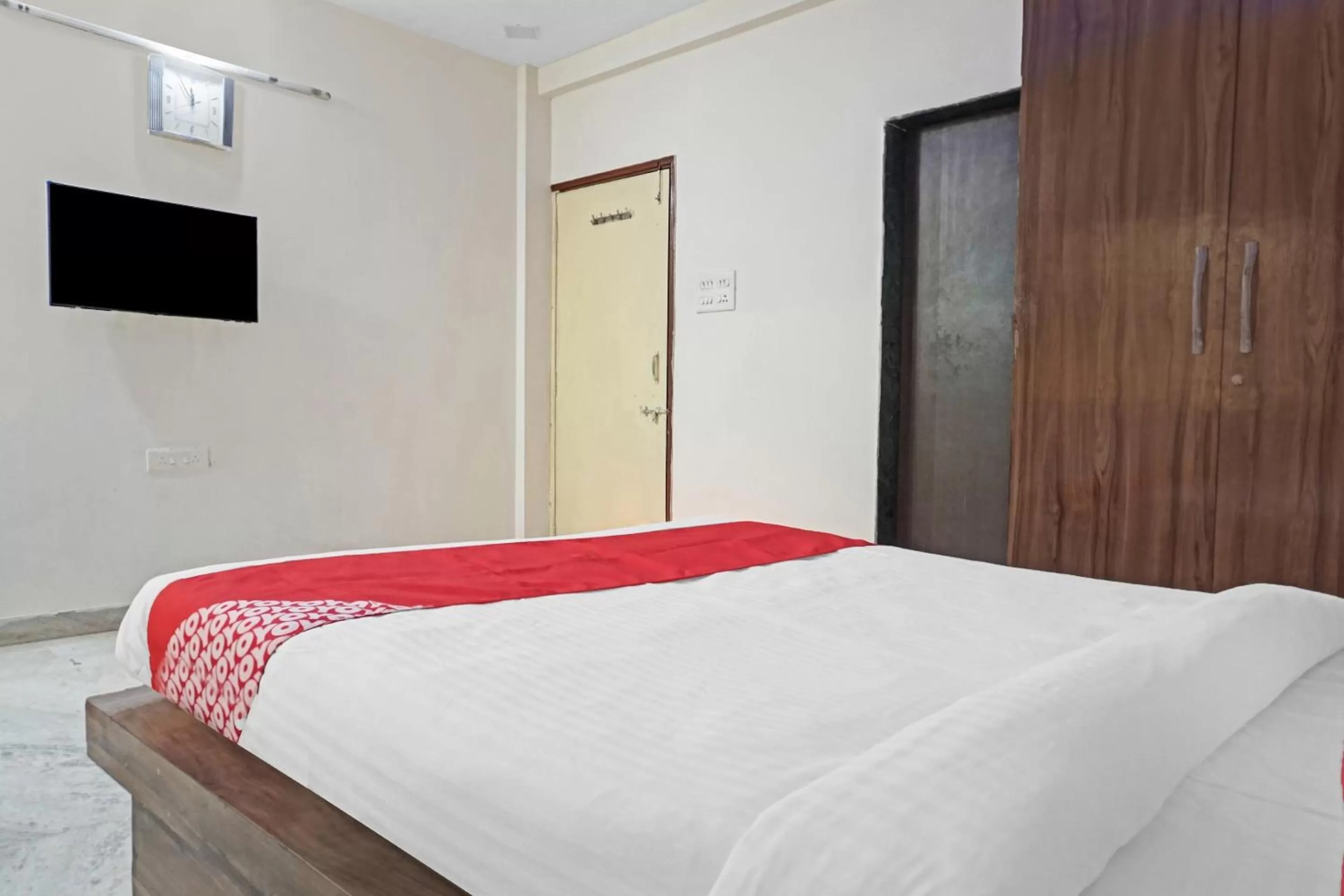 Bedroom, Bed in OYO Flagship 87488 Motel Excellency
