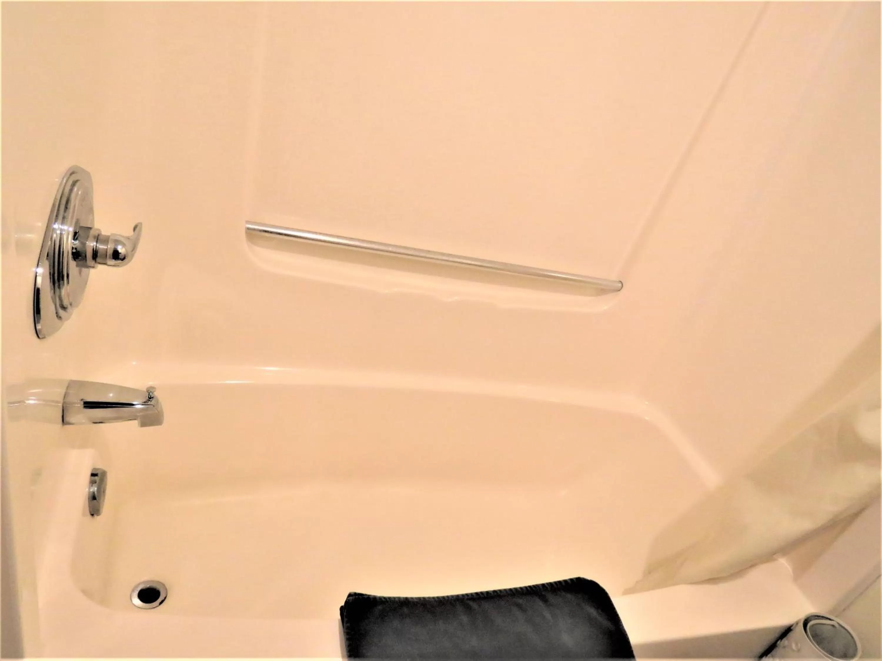 Shower in RANCHLAND Inn