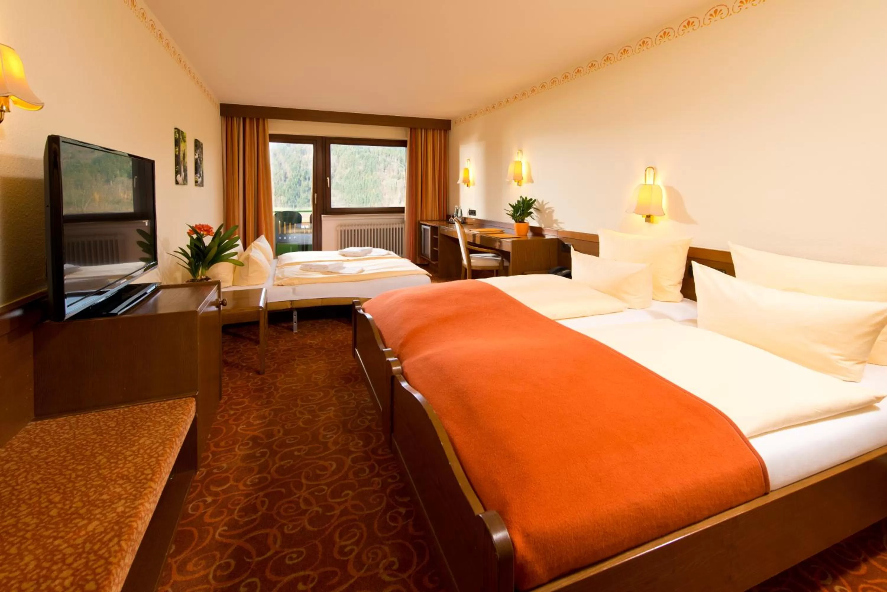 Photo of the whole room, Bed in Silberkönig Schwarzwald Hotel & Restaurant Ringhotel