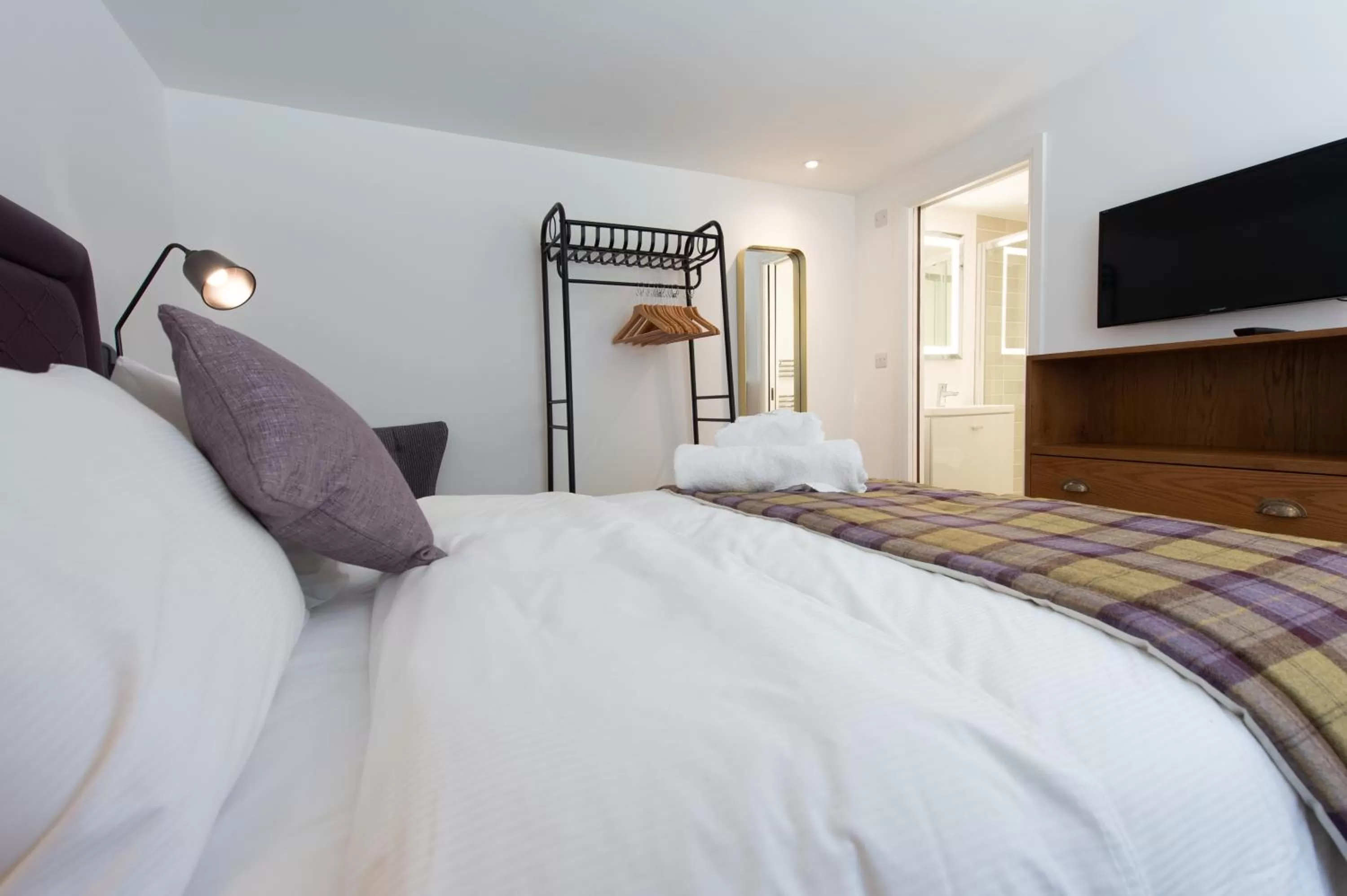 Bedroom, Bed in The Withies Inn