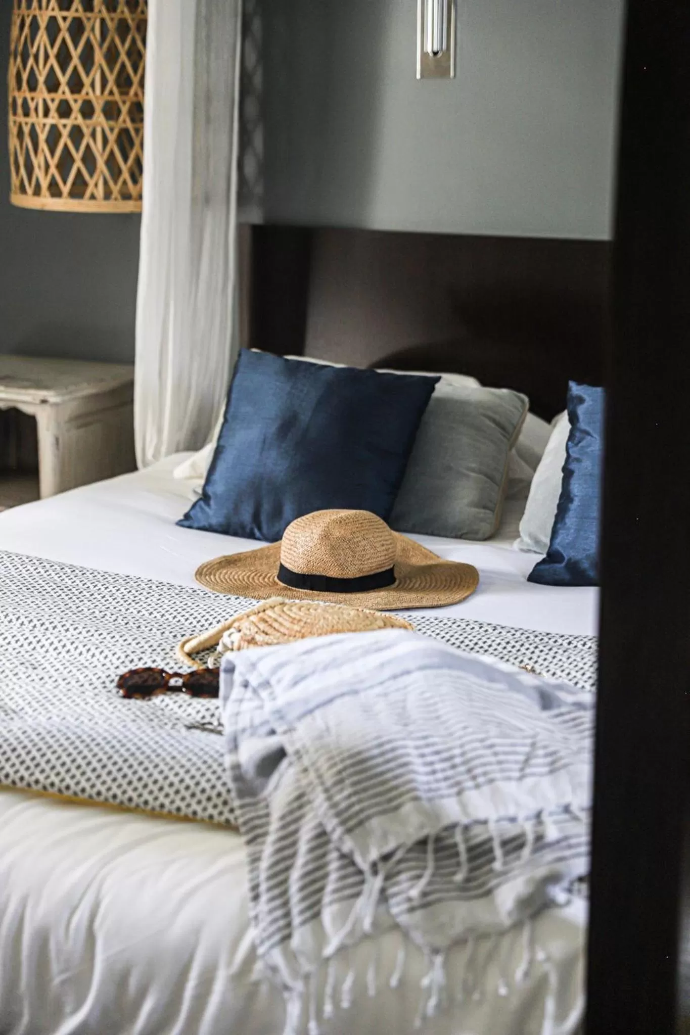 Bedroom, Bed in Domaine de Bellevue, The Originals Relais
