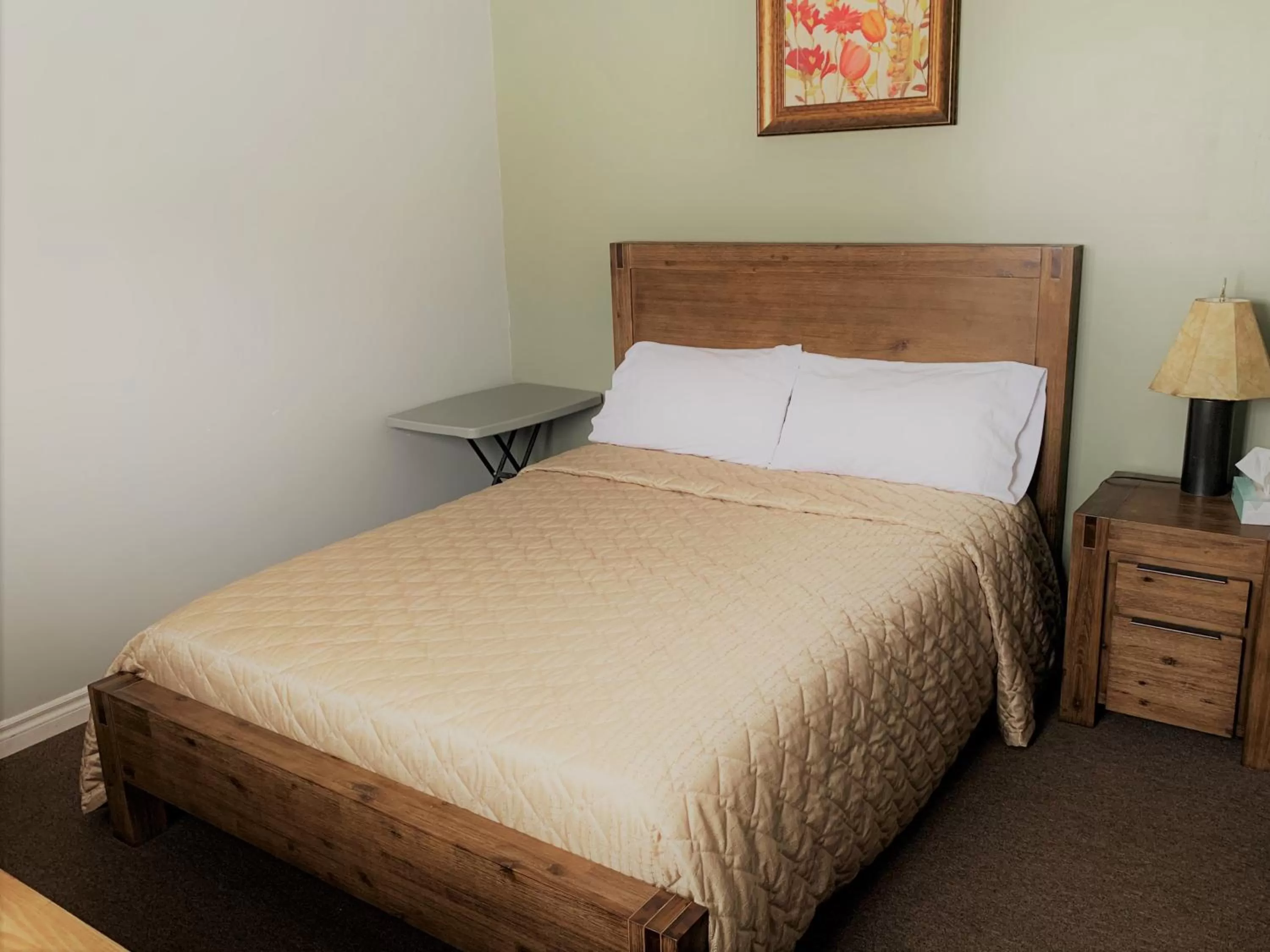 Bed in Hawberry Motel