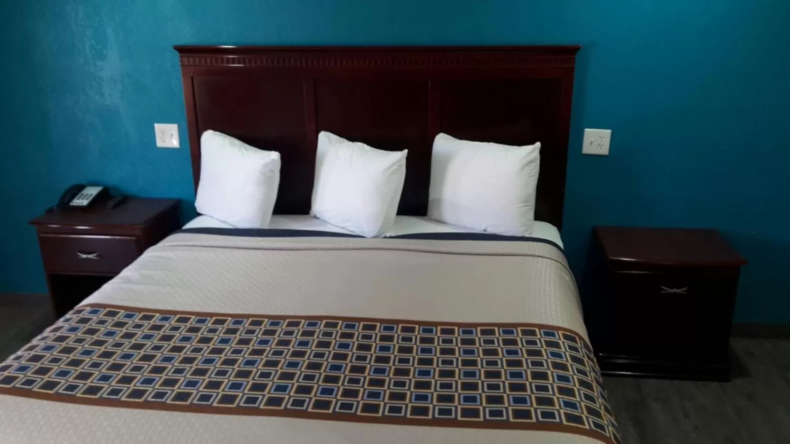 Bedroom, Bed in Paris Inn and Suites