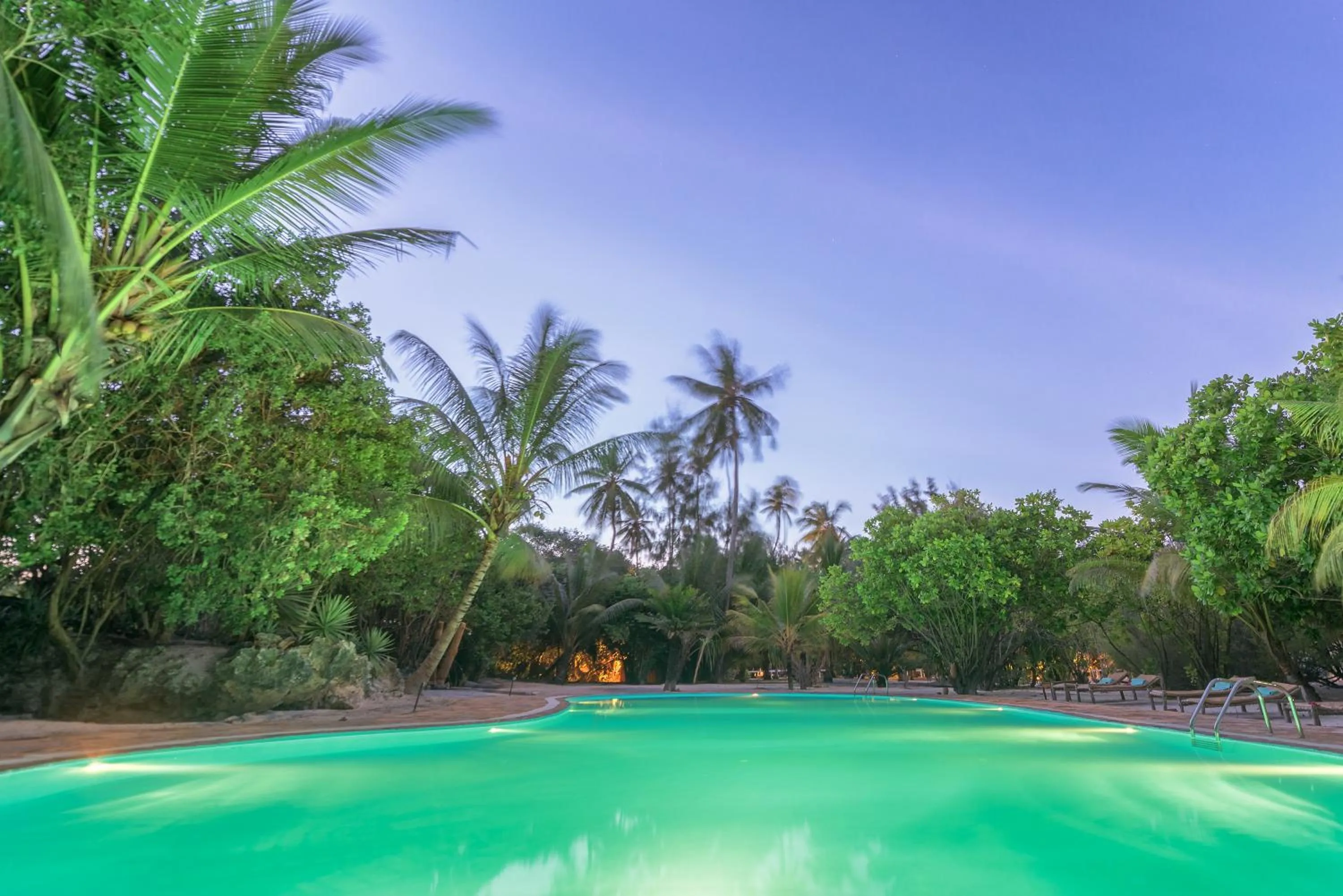 Swimming pool in Hakuna Majiwe Beach Lodge