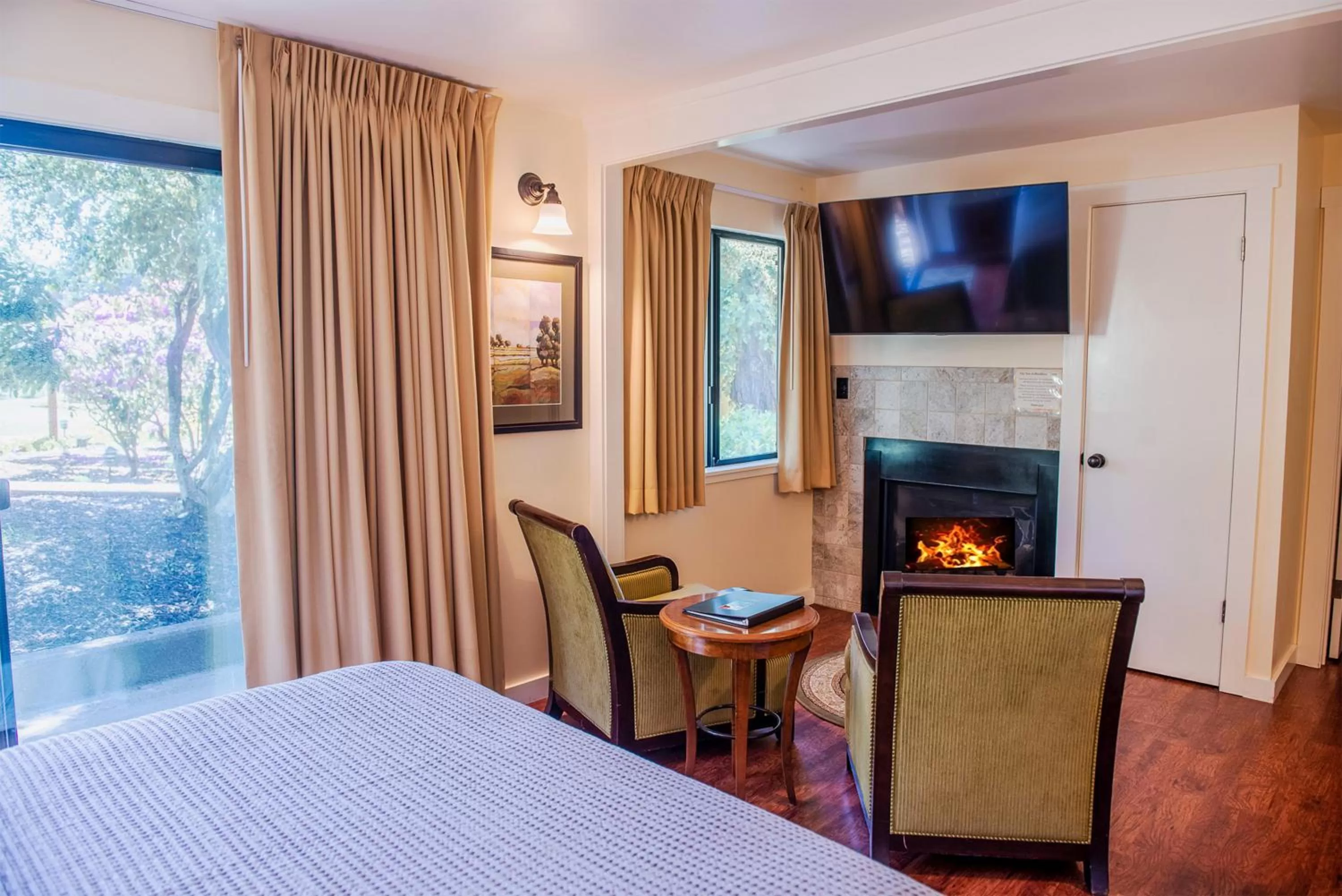 Bedroom, Bed in Inn at Buckhorn Cove