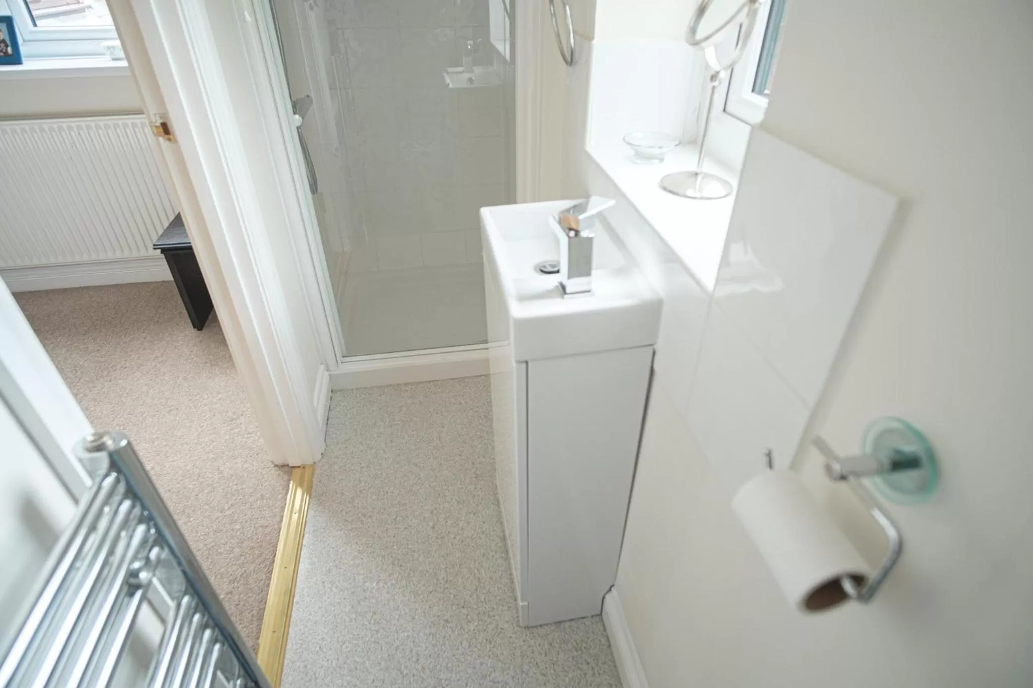 Bathroom in Mill Lodge-Brecon Beacons