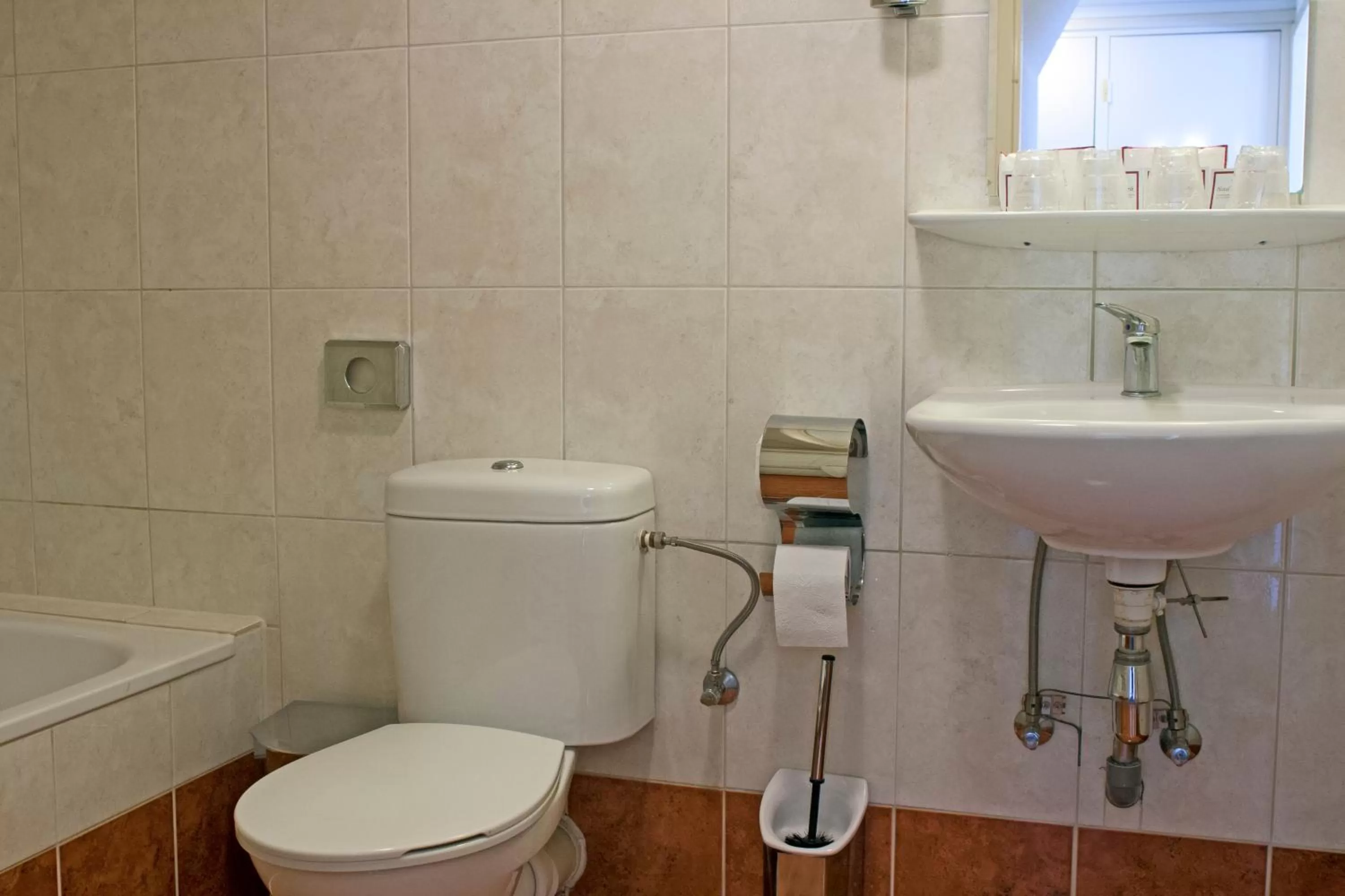 Bathroom in Hotel Prins Hendrik