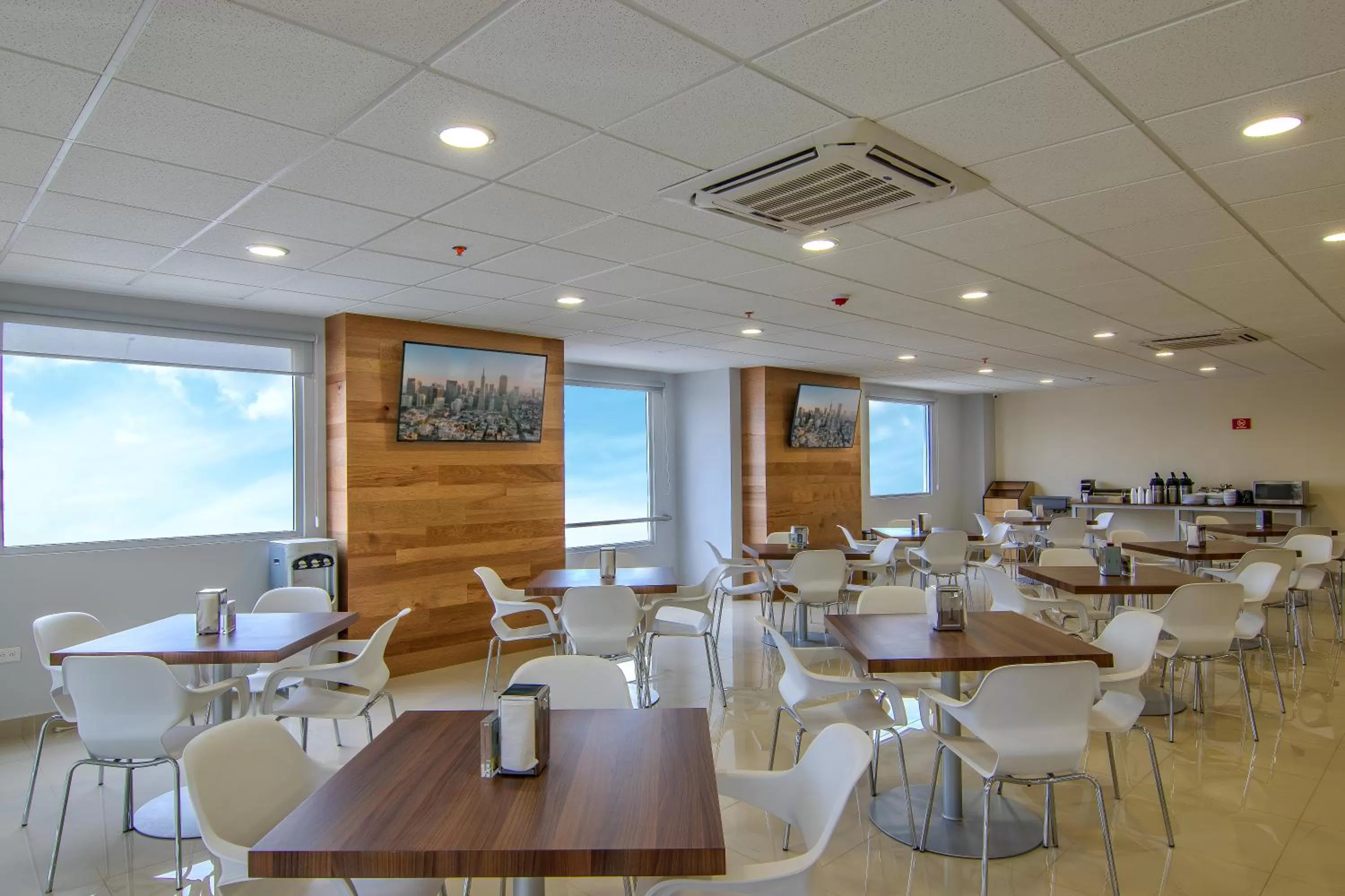 Restaurant/places to eat in Sleep Inn Tijuana