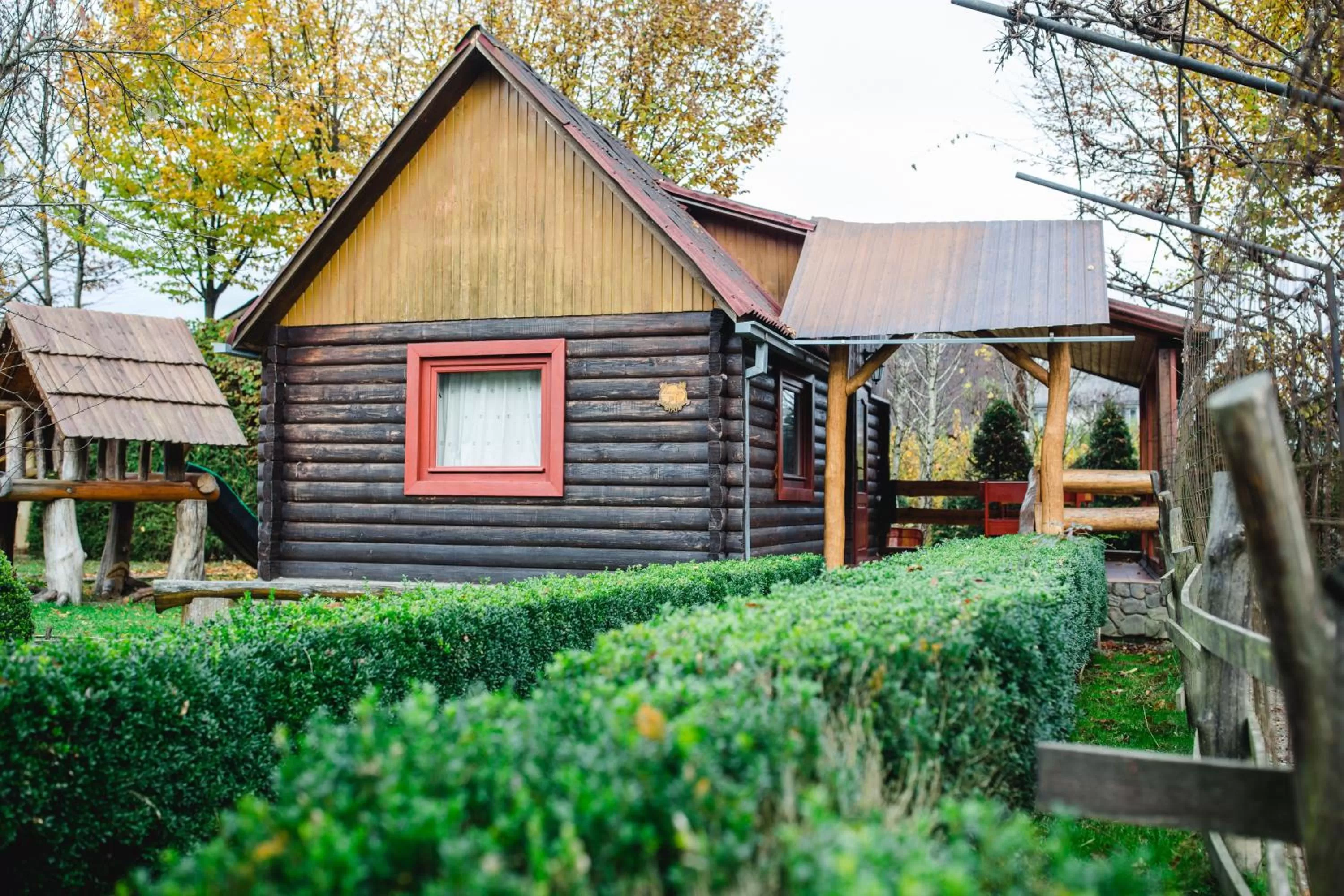 One-Bedroom House in Kolyba Opryshkiv