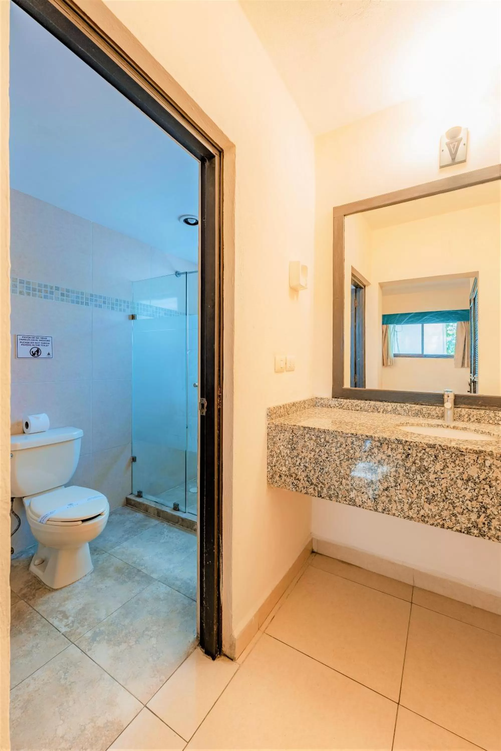 Bathroom in Maison del Embajador