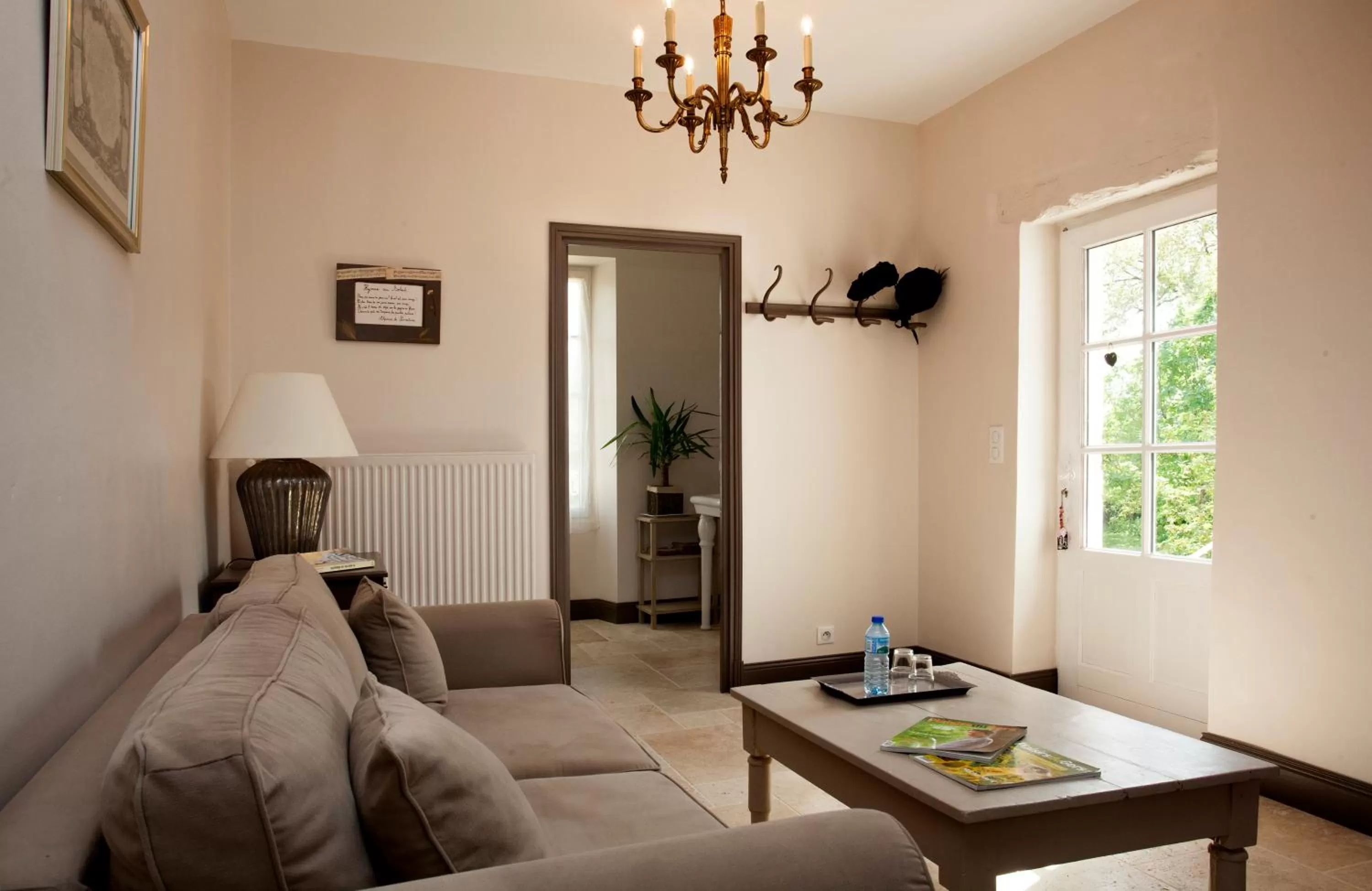 Living room in Maison d'hôtes de Charme Les Bruhasses