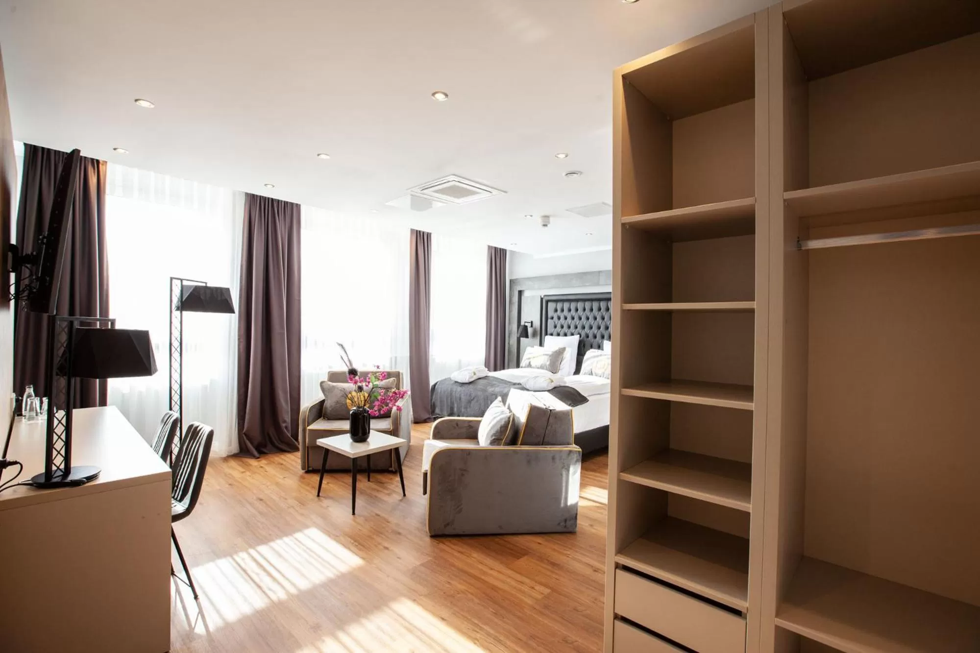 Seating area in Elens Hotel