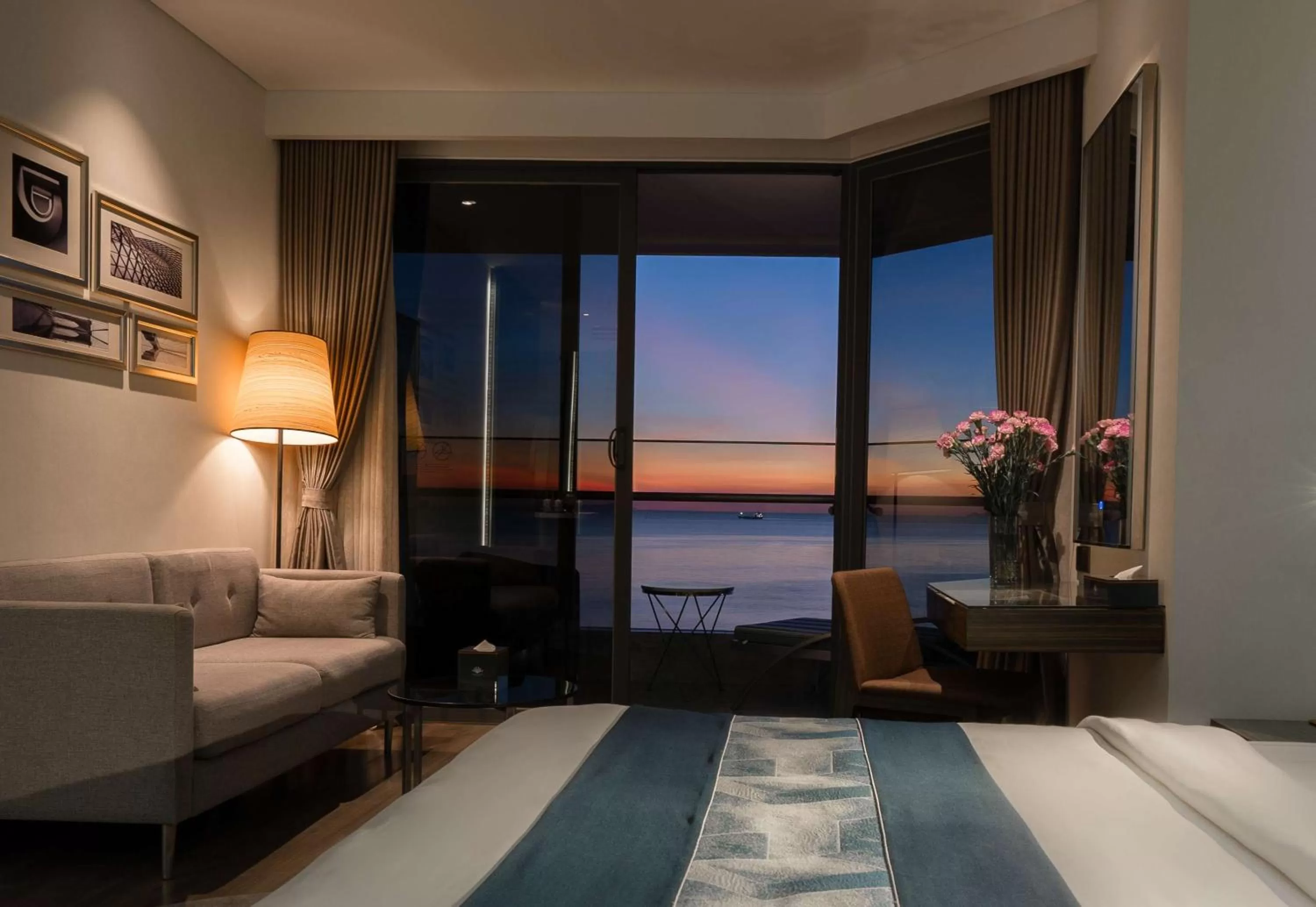 Bed in Queen Ann Nha Trang Hotel