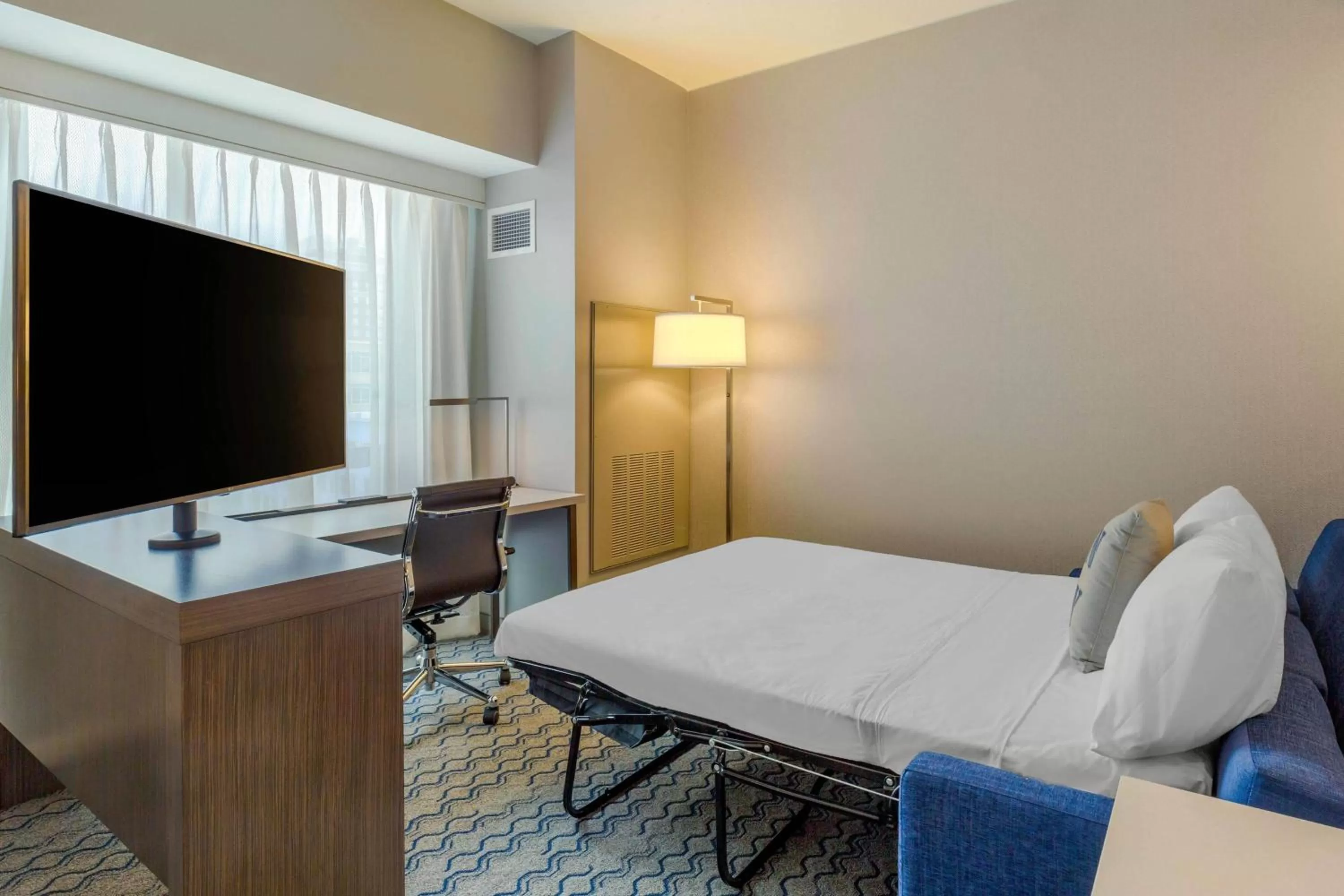 Bedroom, Bed in Residence Inn Providence Downtown