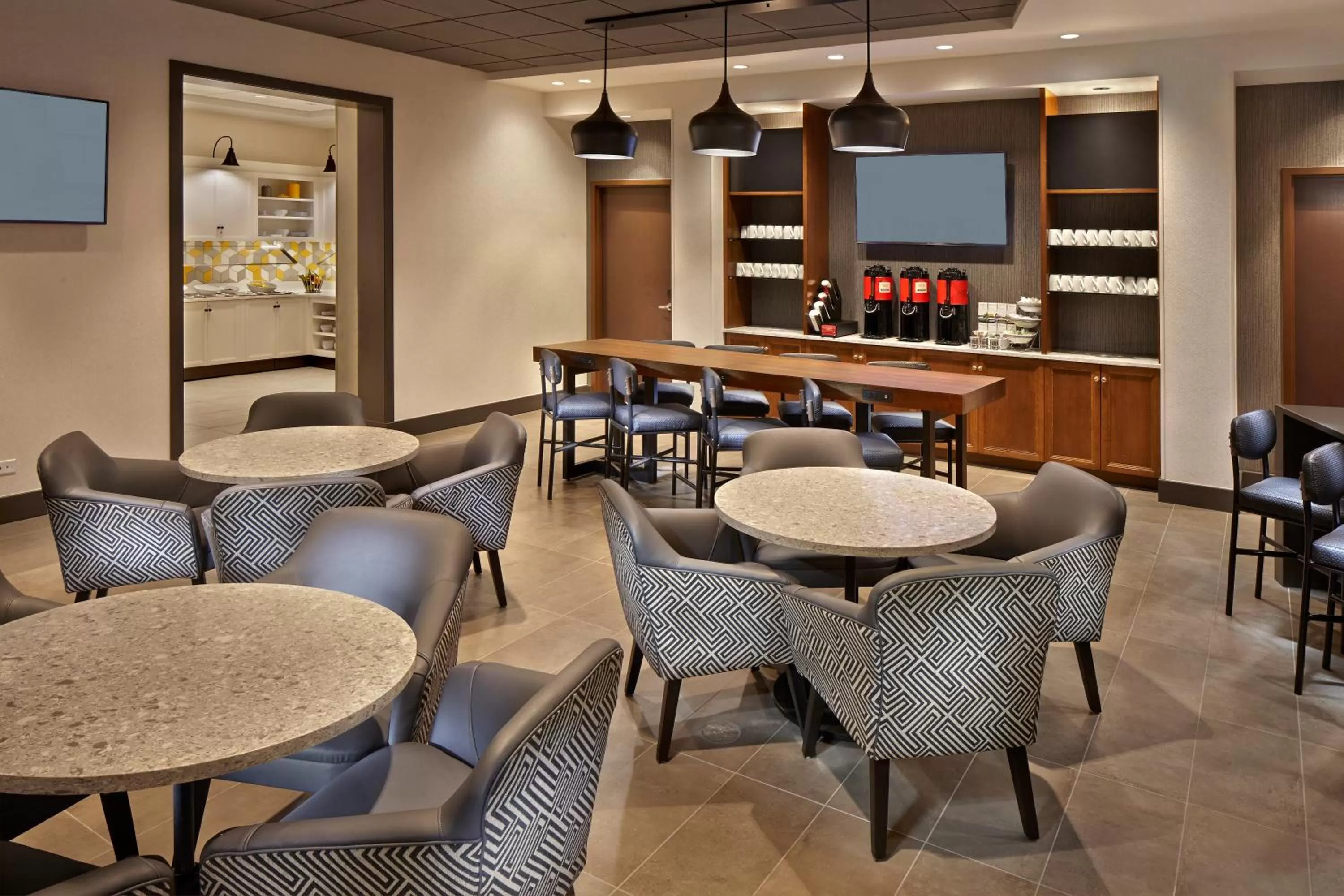 Lobby or reception in Hyatt Place Warwick/Providence Airport