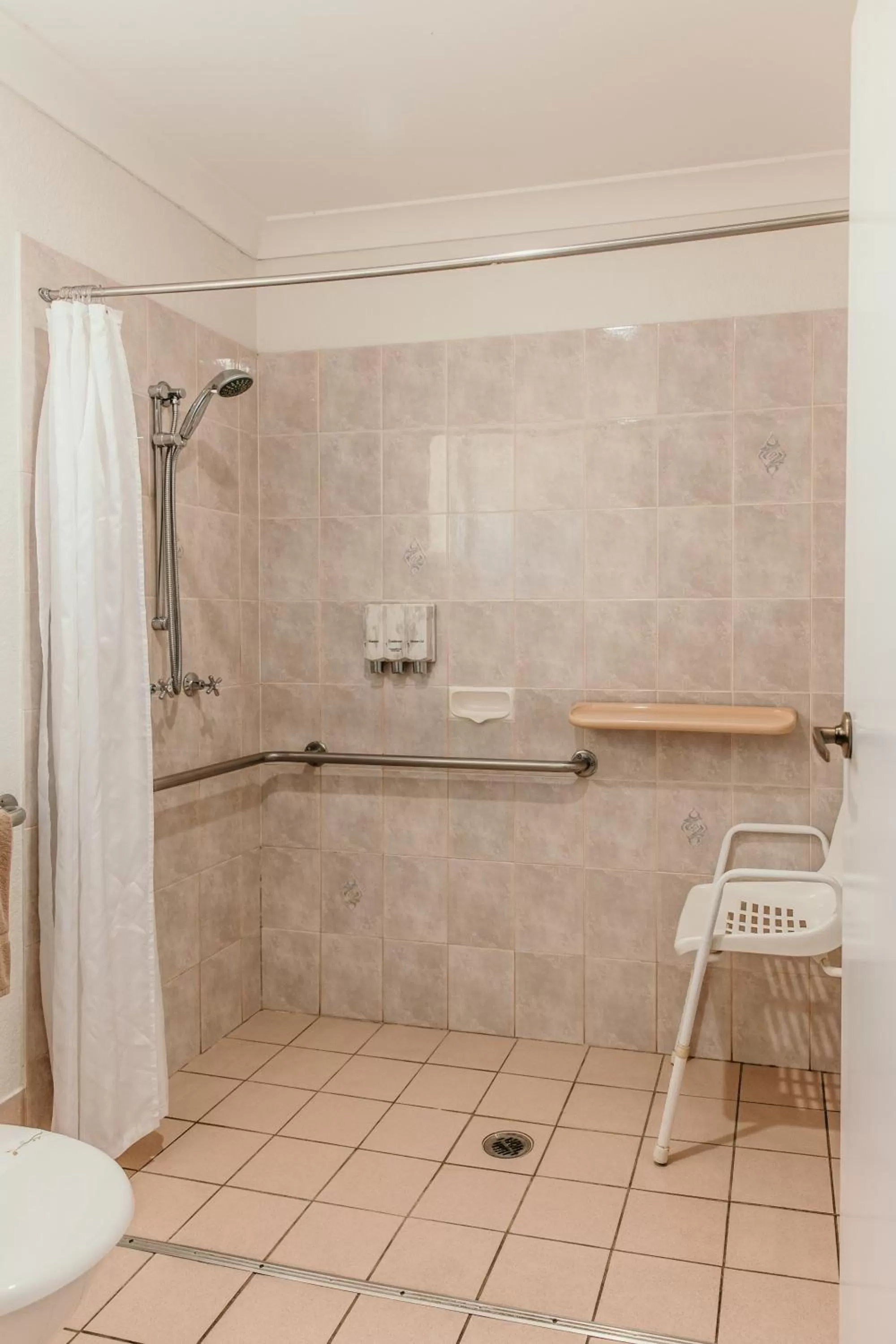 Shower in Outback Motel Mt Isa