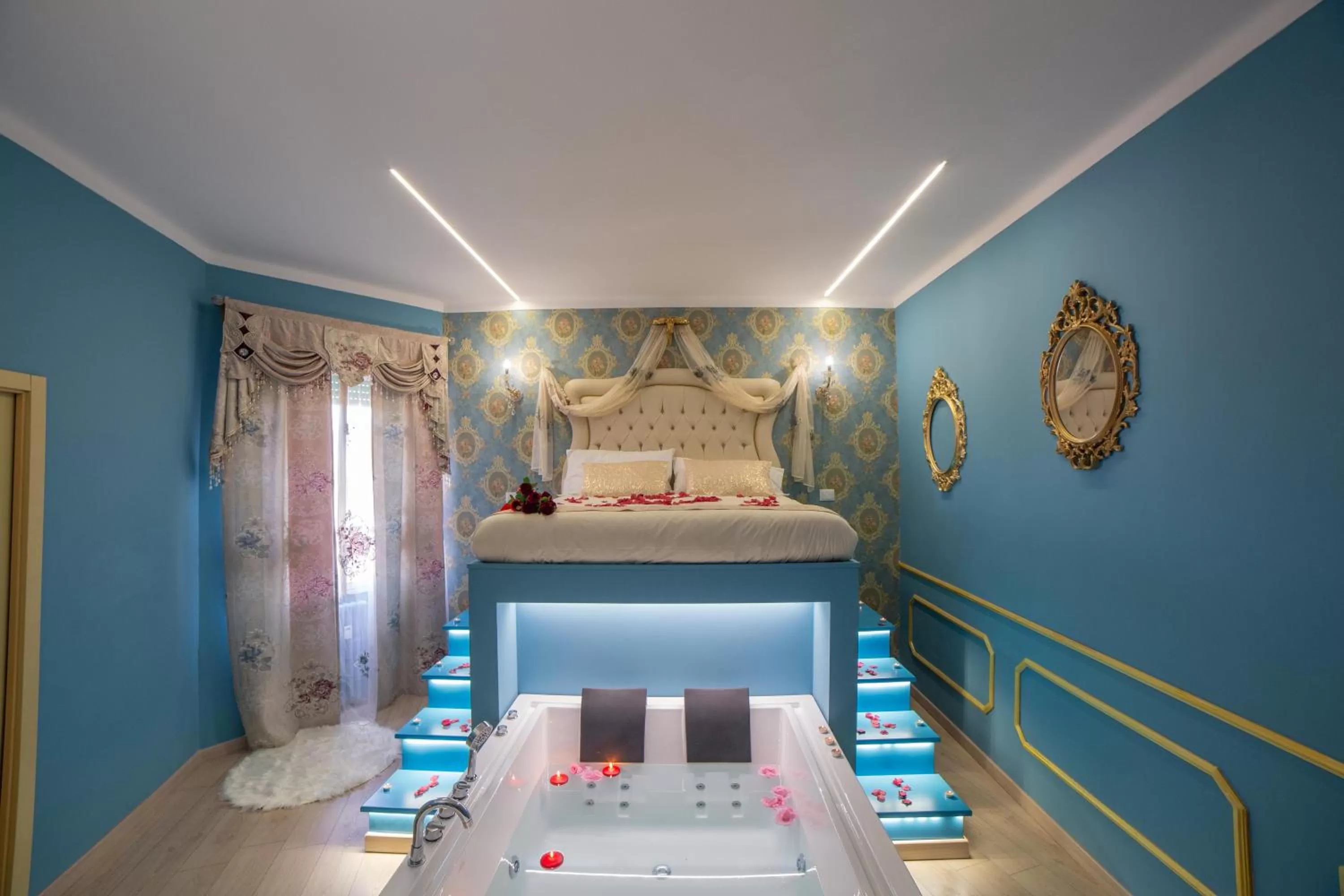 Bed in Love Suite Roma - Il Nido d'Amore