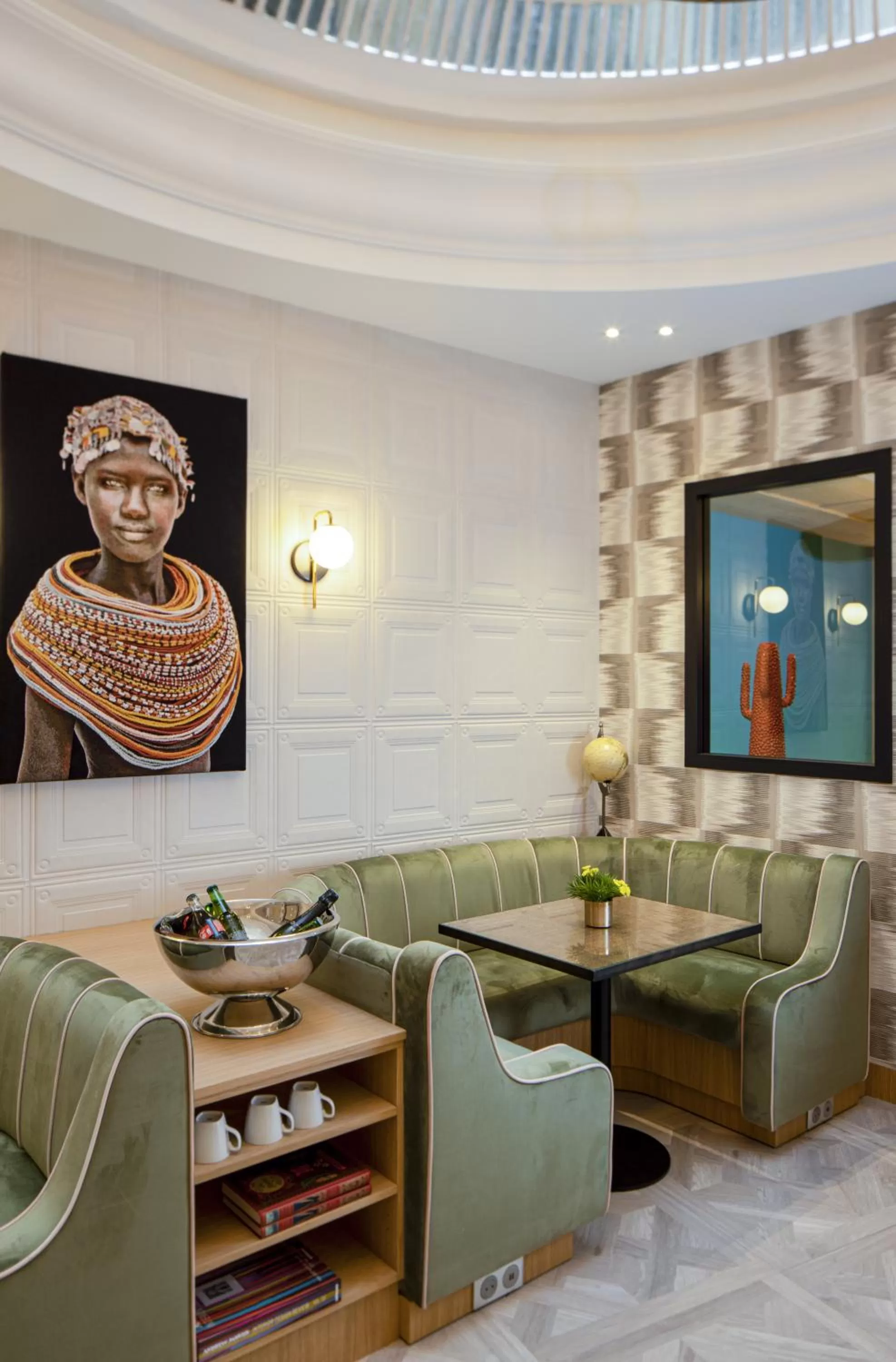 Lobby or reception in Hotel Phileas Lazare & Spa - Opera