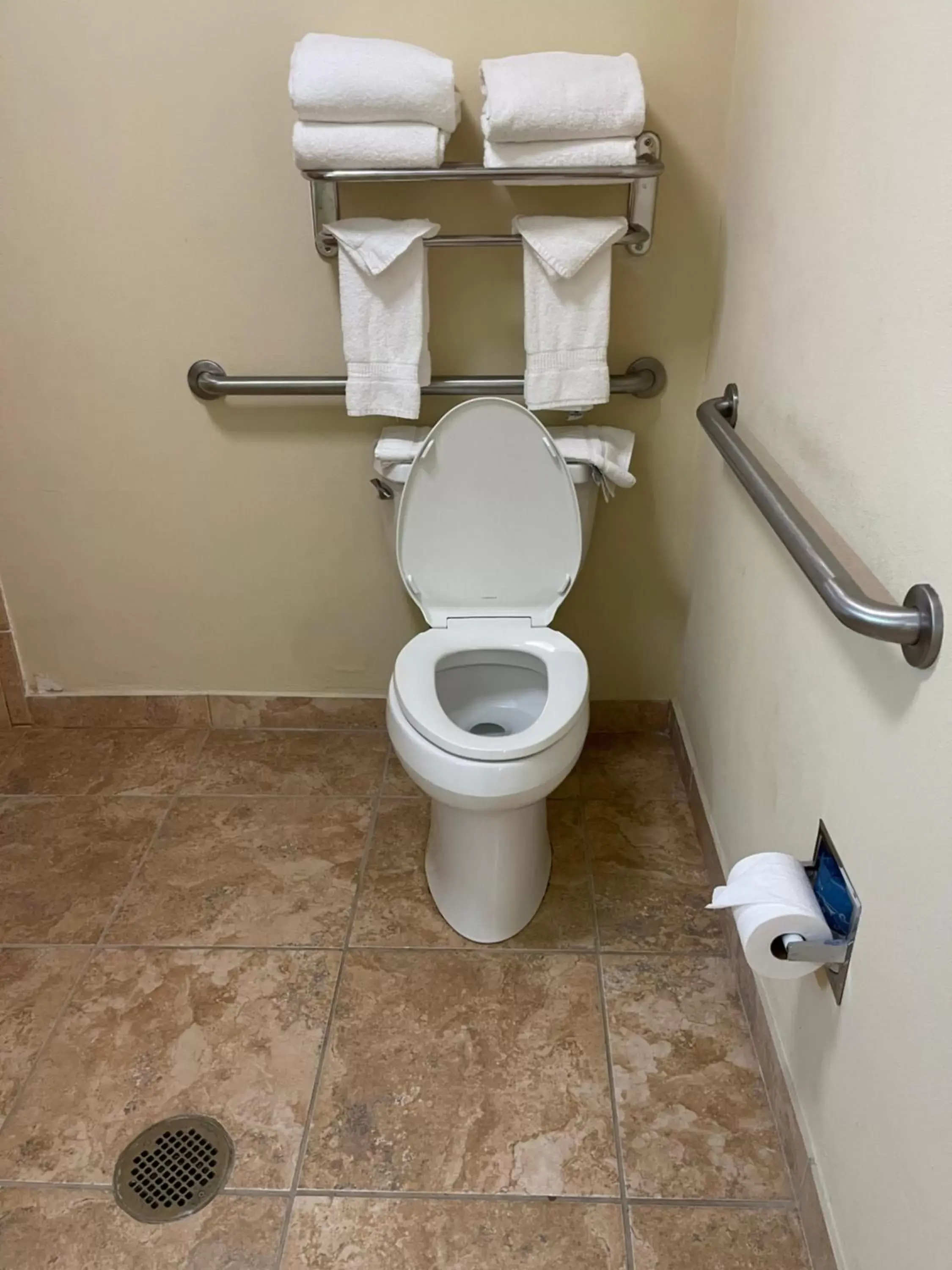 Queen Room with Two Queen Beds and Roll in Shower - Accessible/Non-Smoking in Comfort Suites Valdosta Mall Area Queen Room with Two Queen Beds and Roll in Shower - Accessible/Non-Smoking in Comfort Suites Valdosta Mall Area