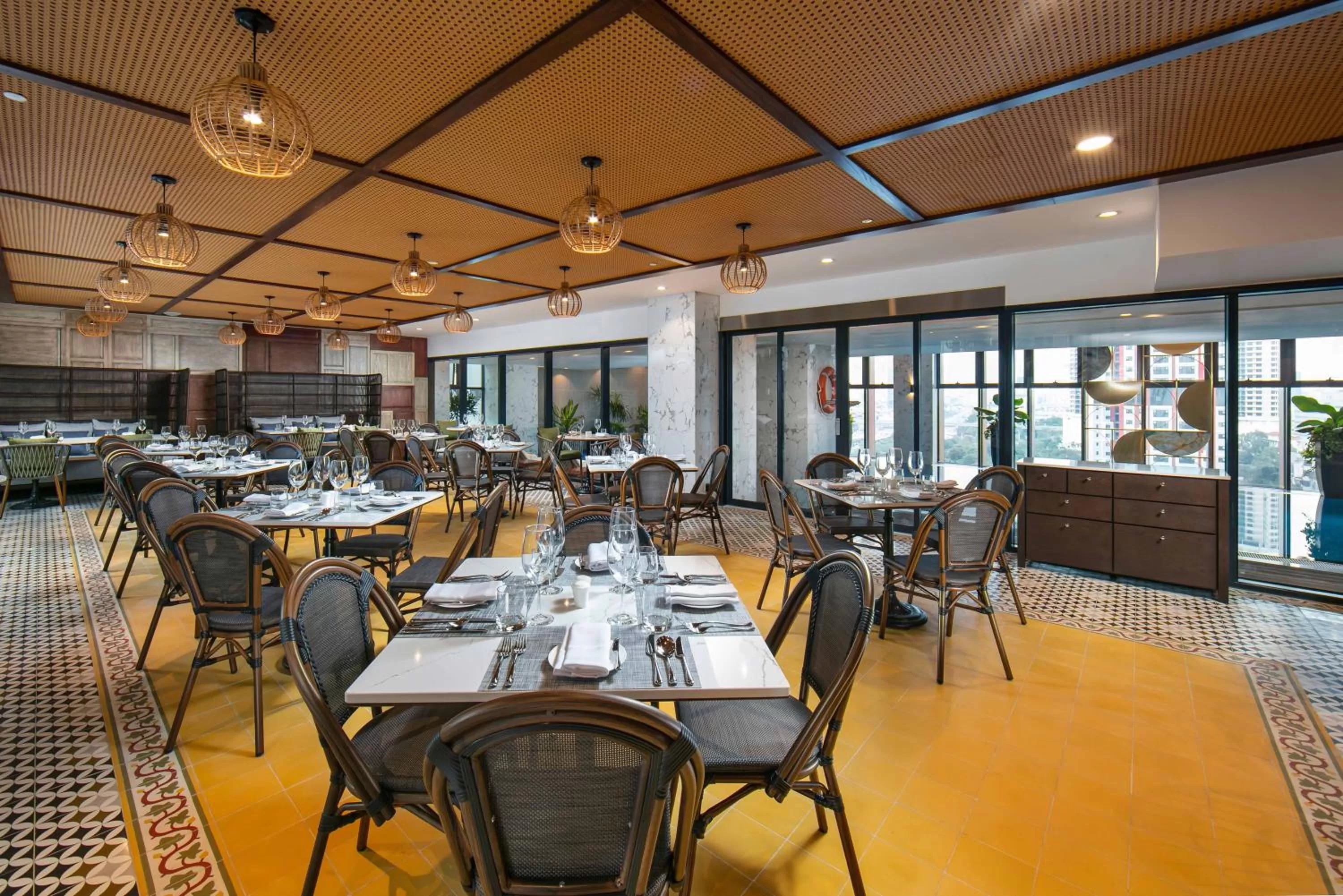 Restaurant/places to eat in Eastin Hotel & Residences Hanoi