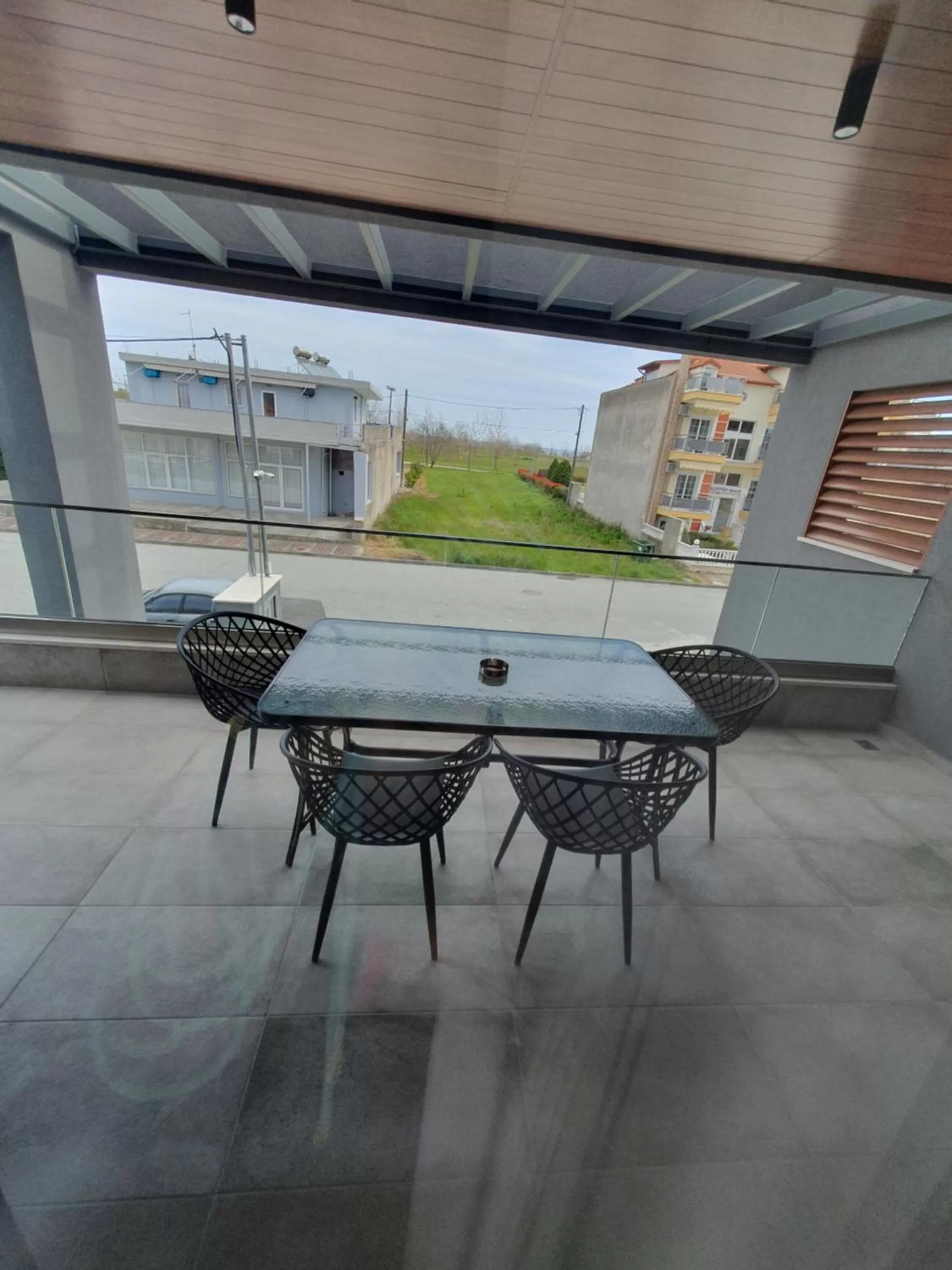 Balcony/Terrace in EUPHORIA ''Staying in Pleasure''