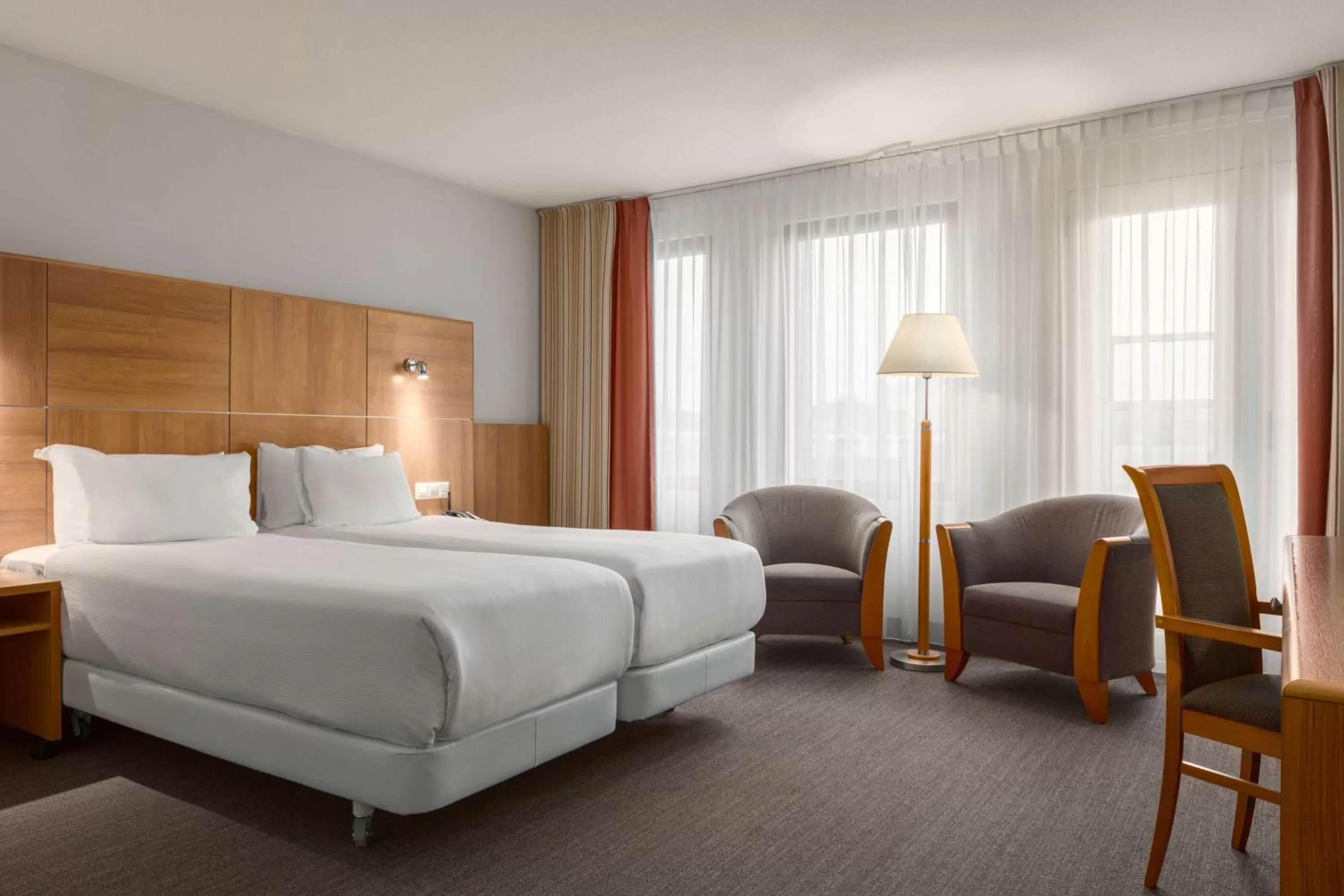 Photo of the whole room, Bed in NH Amsterdam Museum Quarter