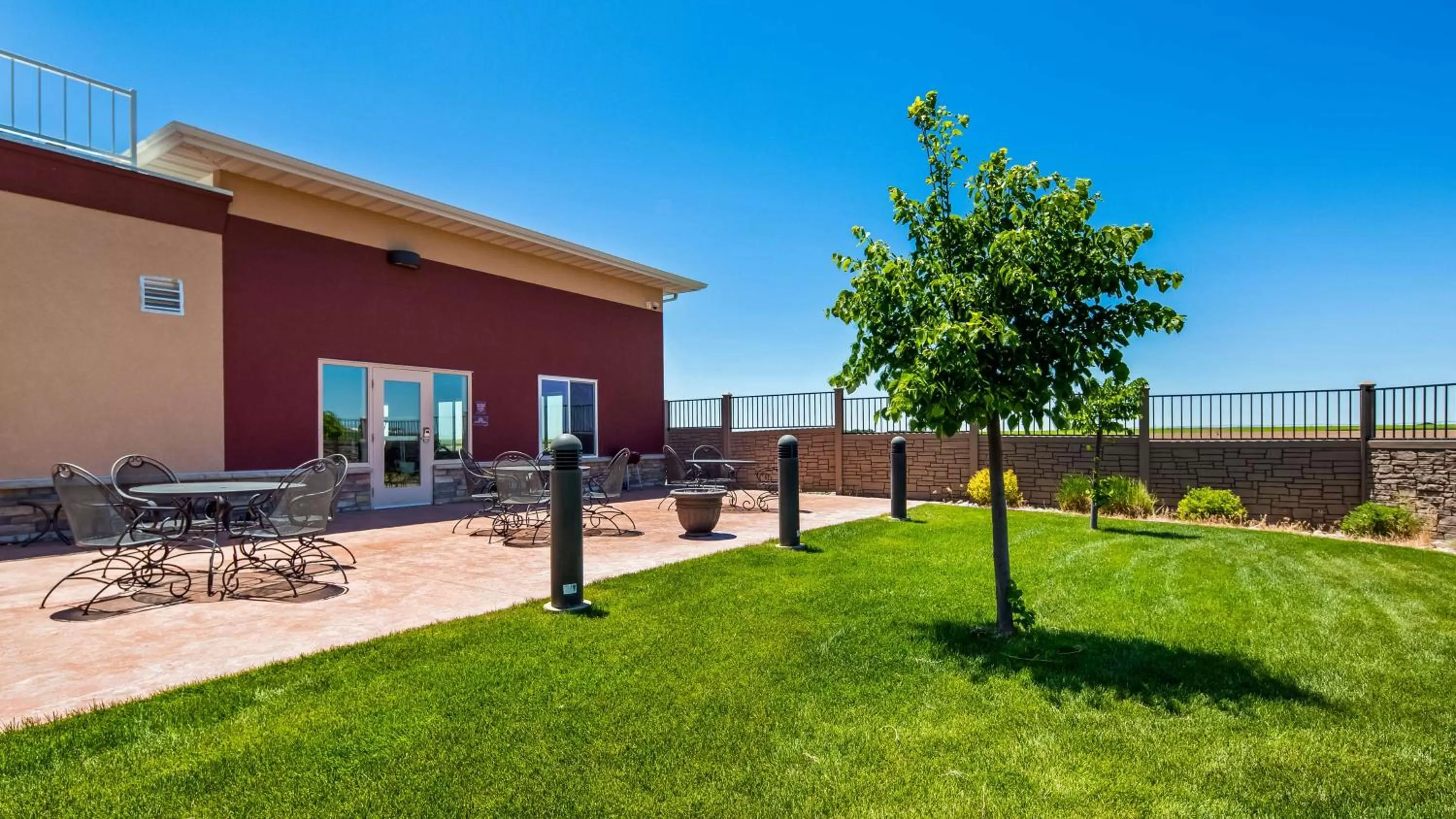 Property building in Best Western Plus Carousel Inn & Suites Burlington