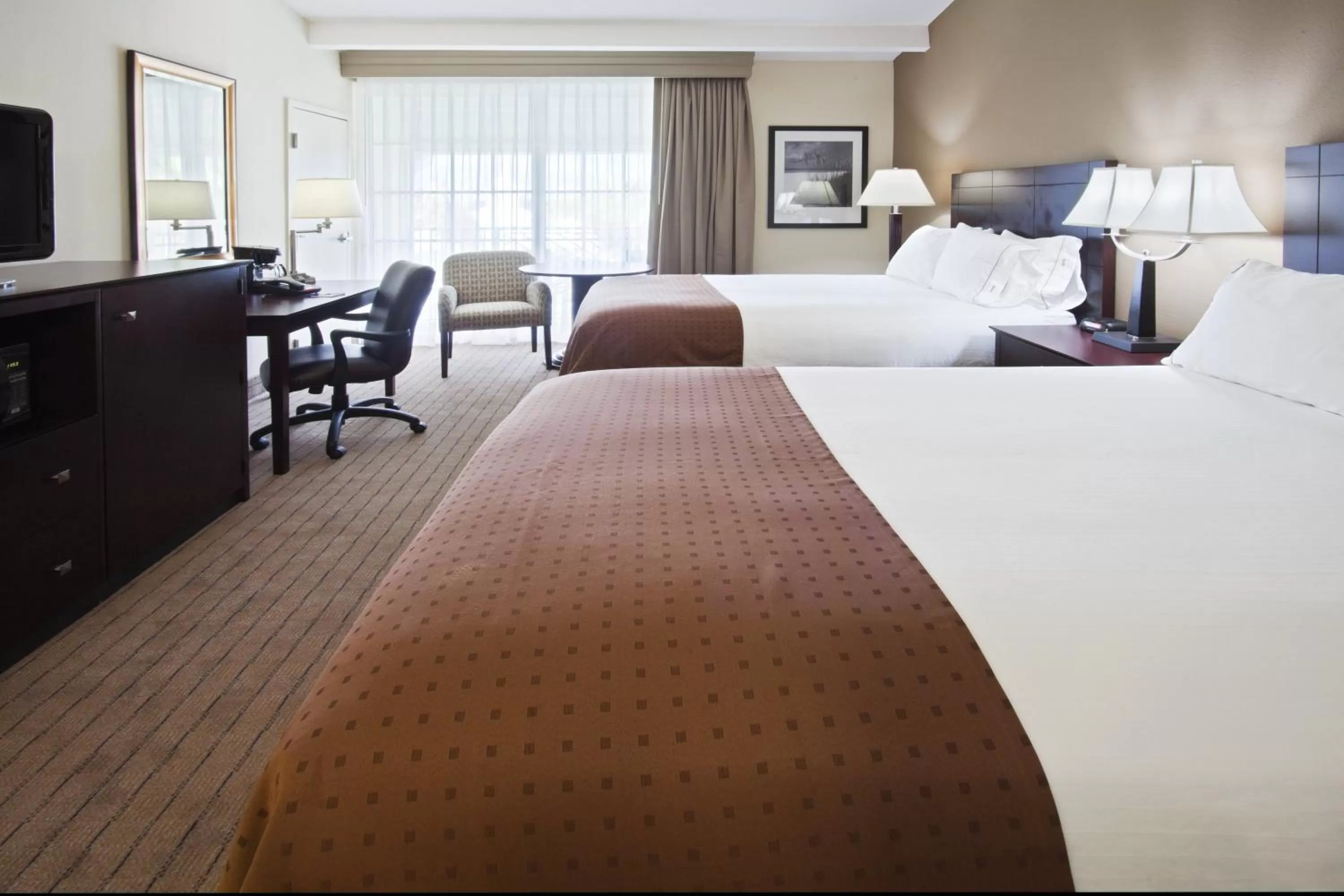 Photo of the whole room, Bed in Holiday Inn Express- North Palm Beach and IHG Hotel