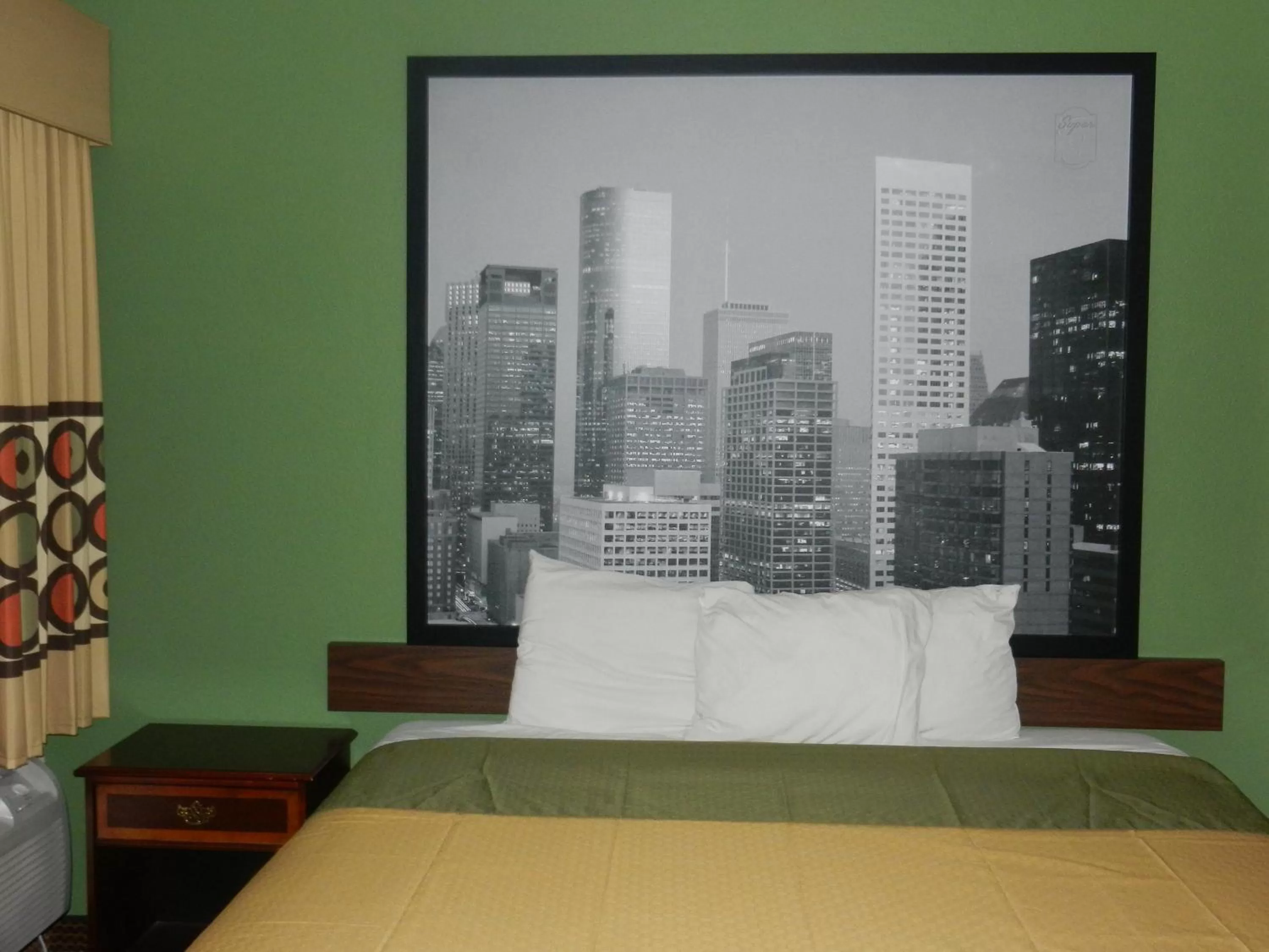 Bed in Super 8 by Wyndham Humble - Atascocita - FM 1960 I-69