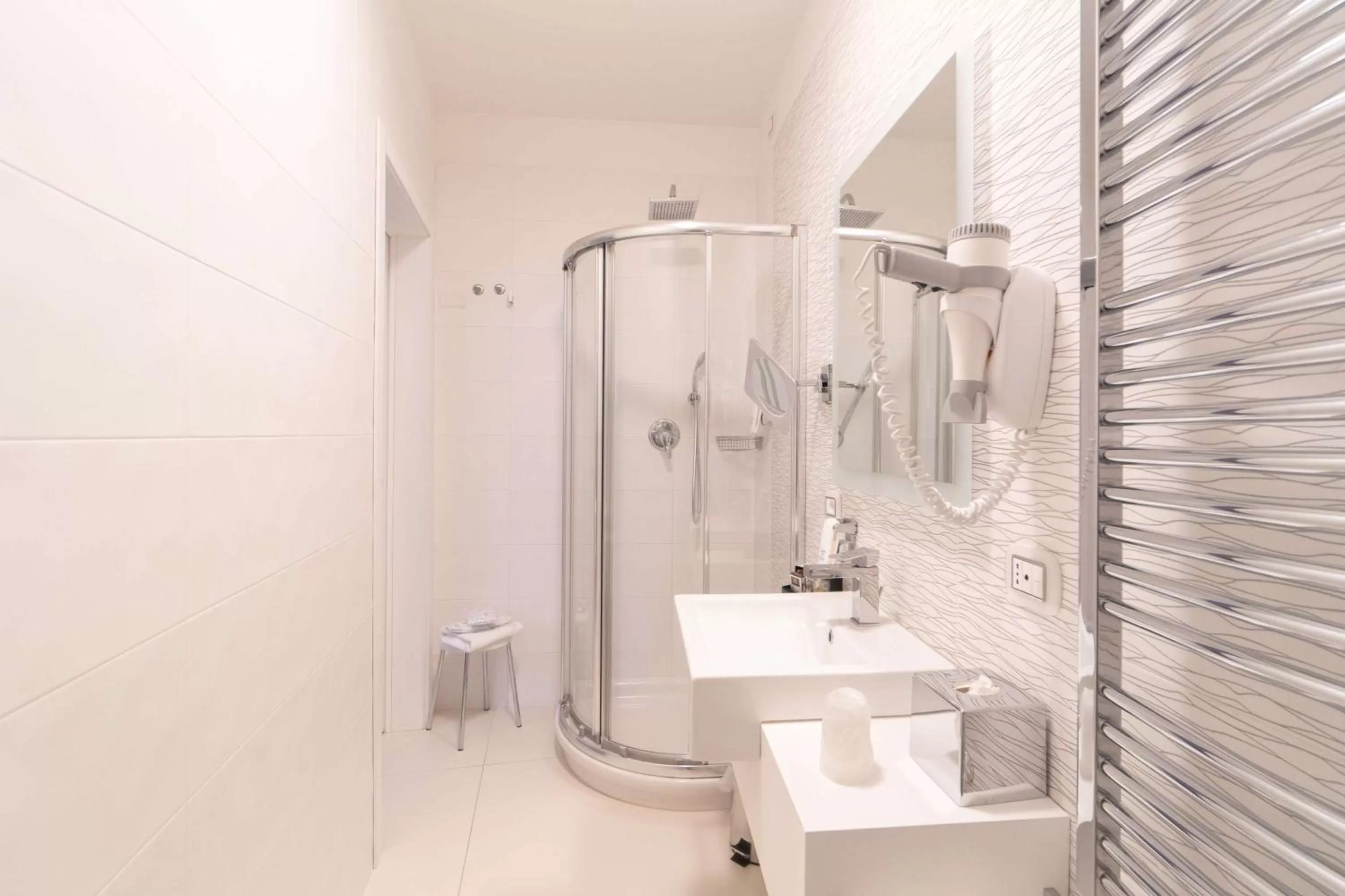 Bathroom in Best Western Plus Hotel Perla Del Porto