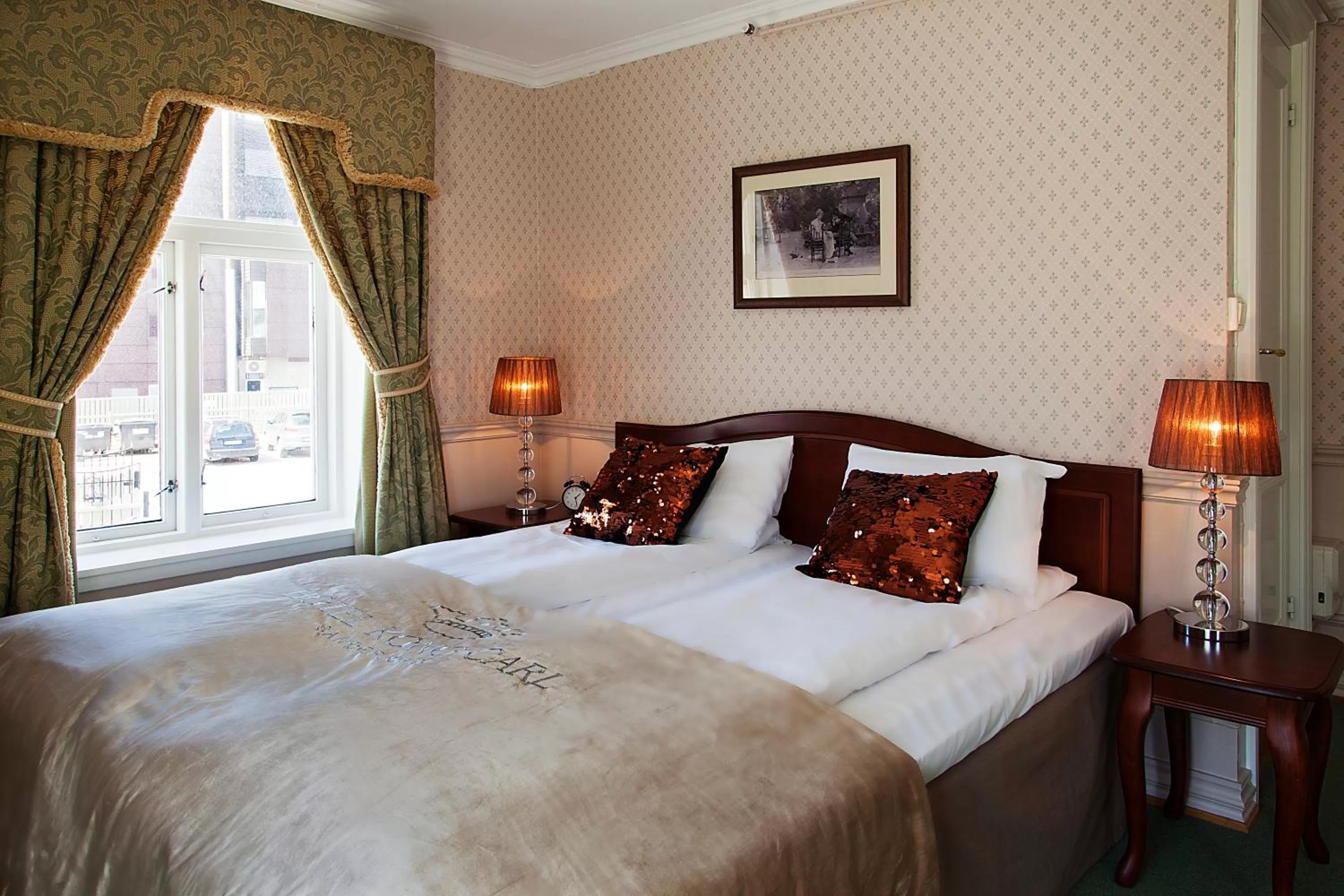 Bed in Hotel Kong Carl - Unike Hoteller