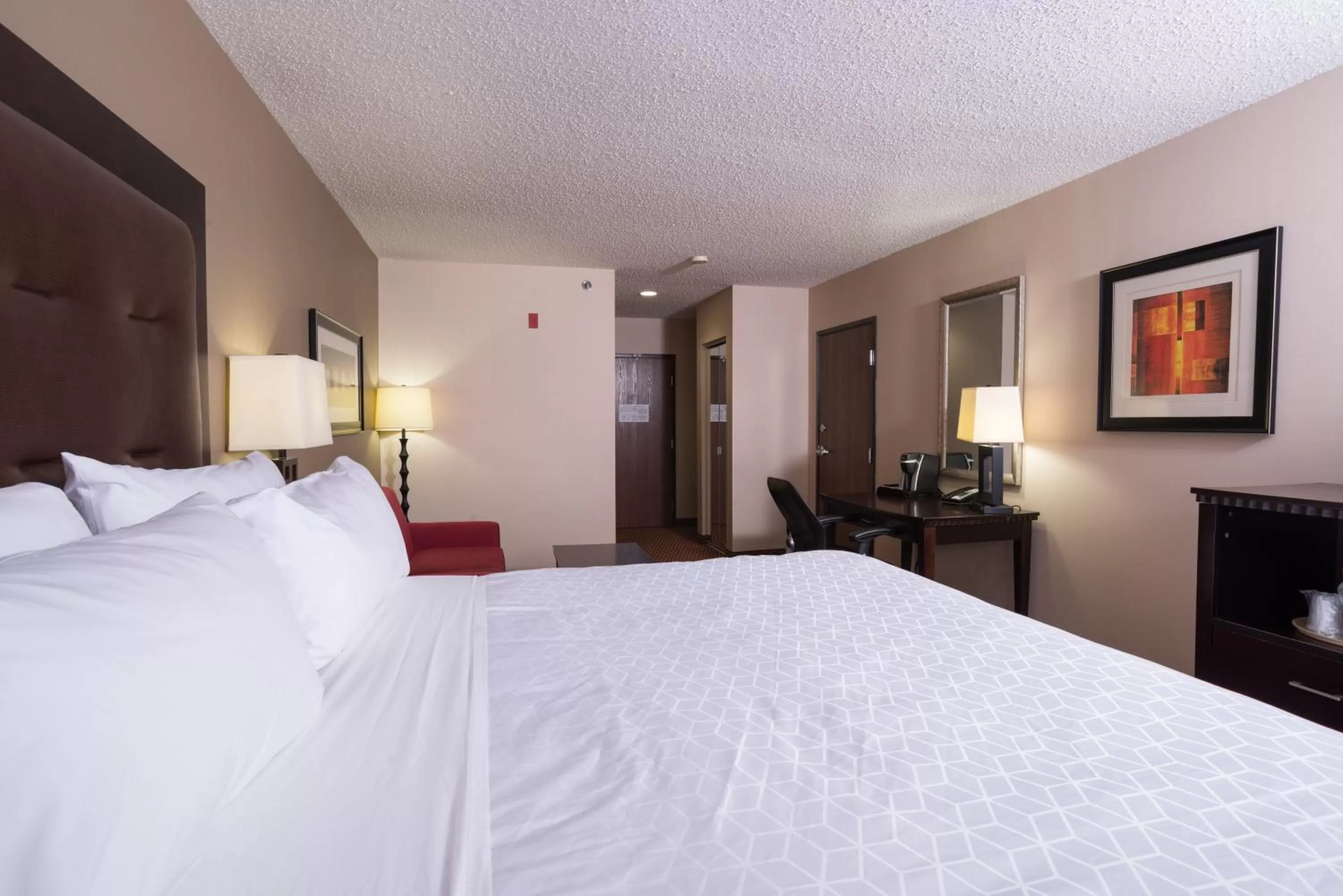 Photo of the whole room, Bed in Holiday Inn Express Hartford-Newington by IHG