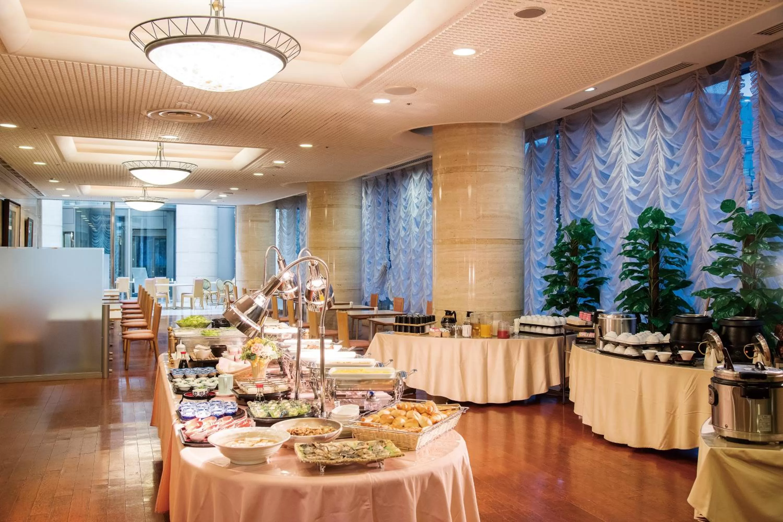 Restaurant/places to eat in Hotel Port Plaza Chiba