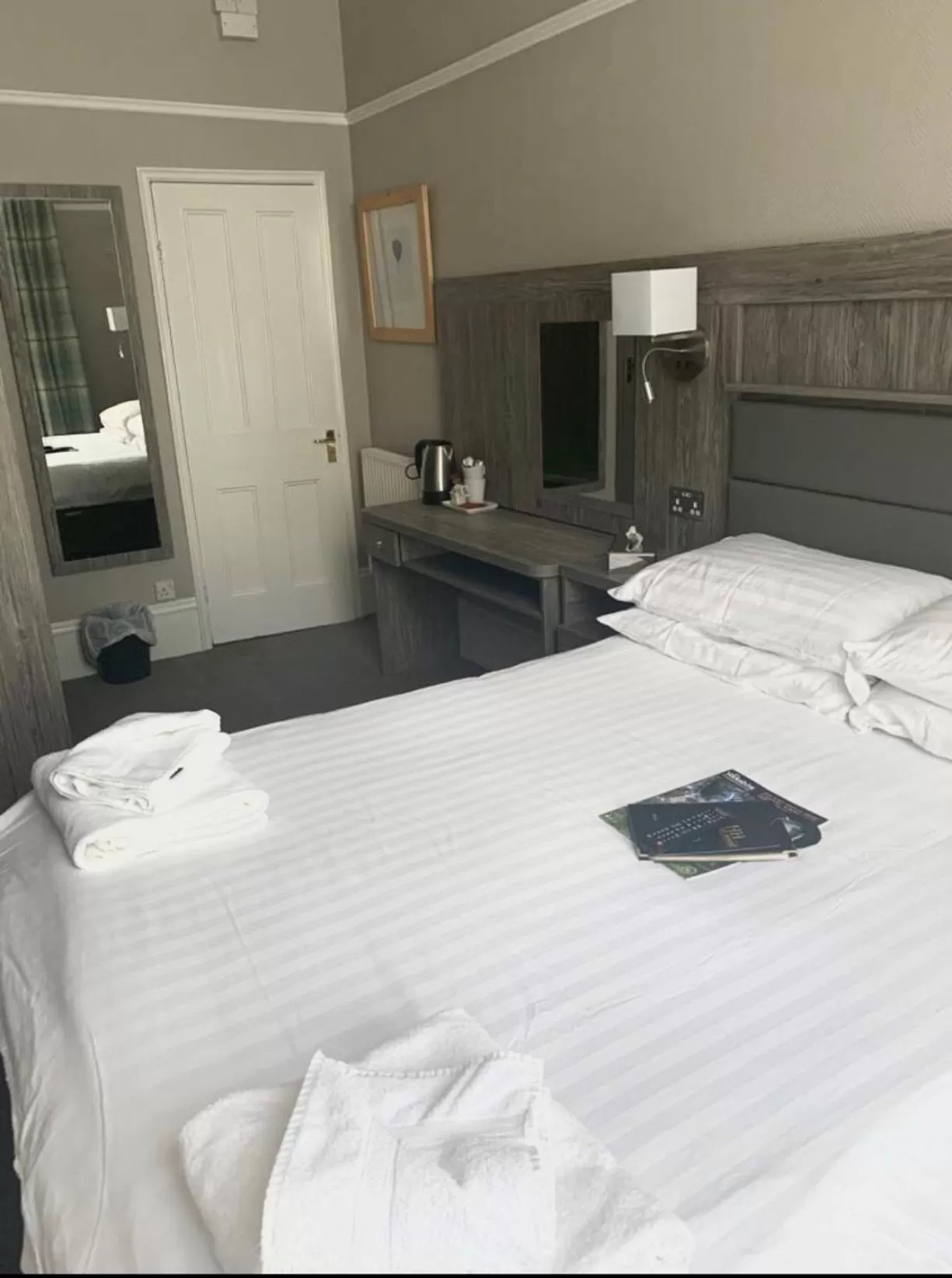 Photo of the whole room, Bed in Hedley House Hotel & Apartments