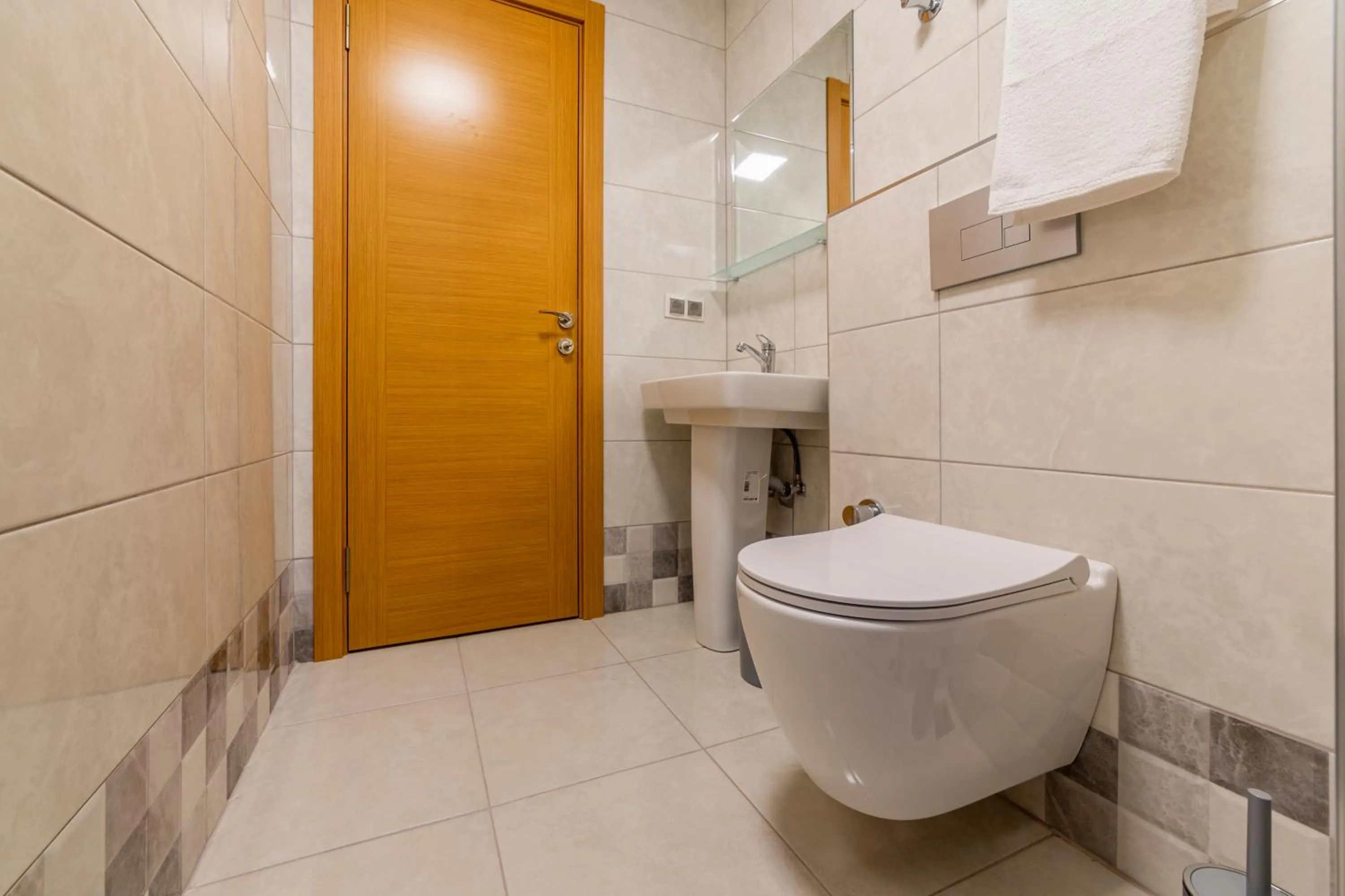 Shower in Antalya Business Hotel