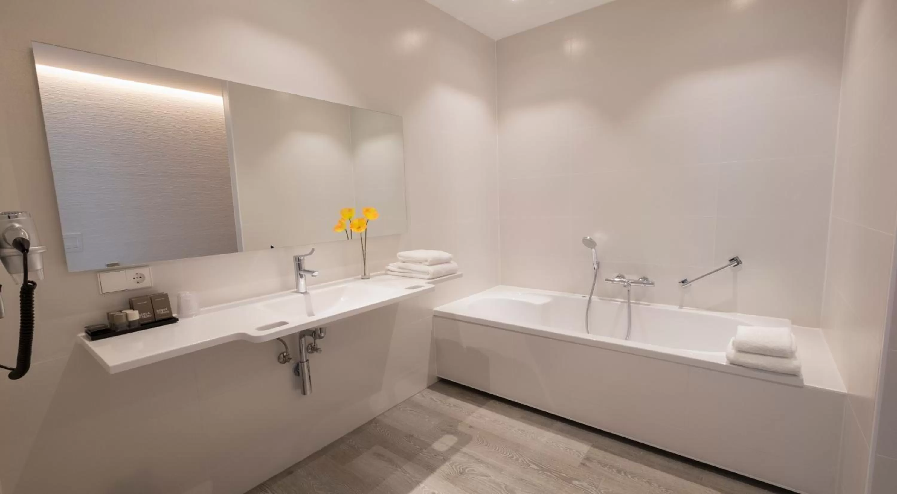 Comfort Double Room - Disability Access in Van der Valk Hotel Utrecht