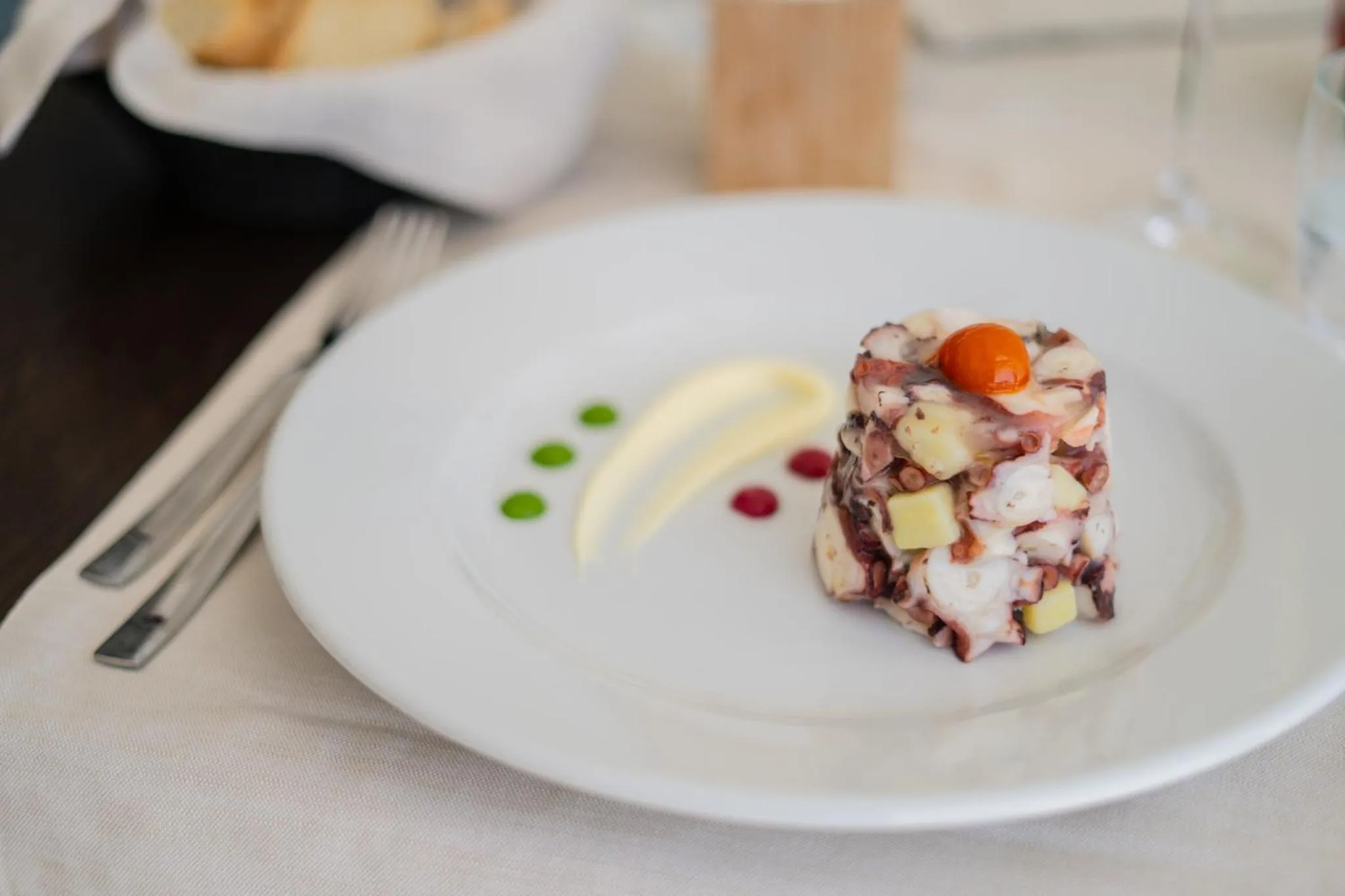 Restaurant/places to eat in Plana Resort & SPA