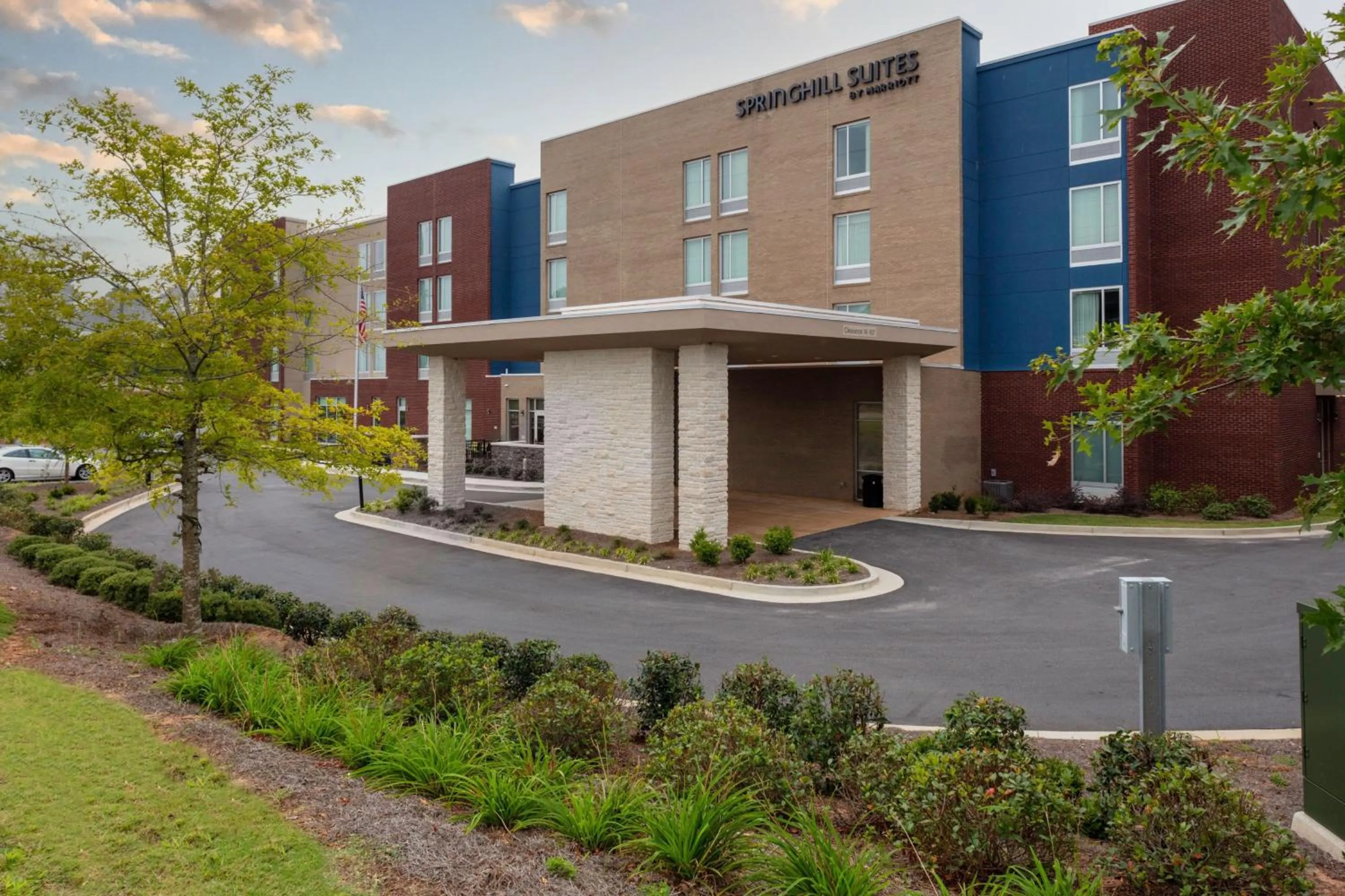 Property building in SpringHill Suites by Marriott Suwanee Johns Creek