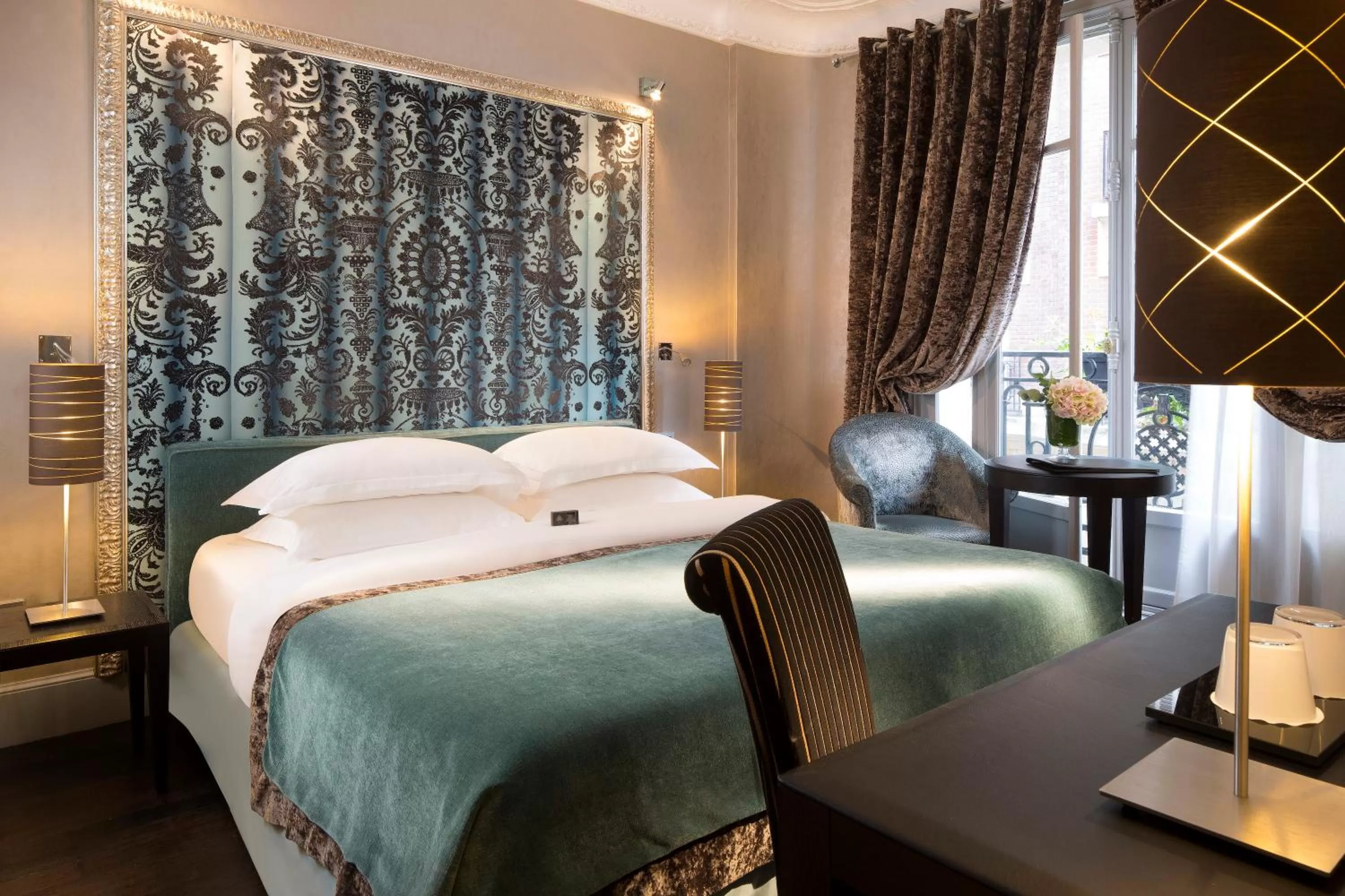 Bed in Hotel Ares Eiffel