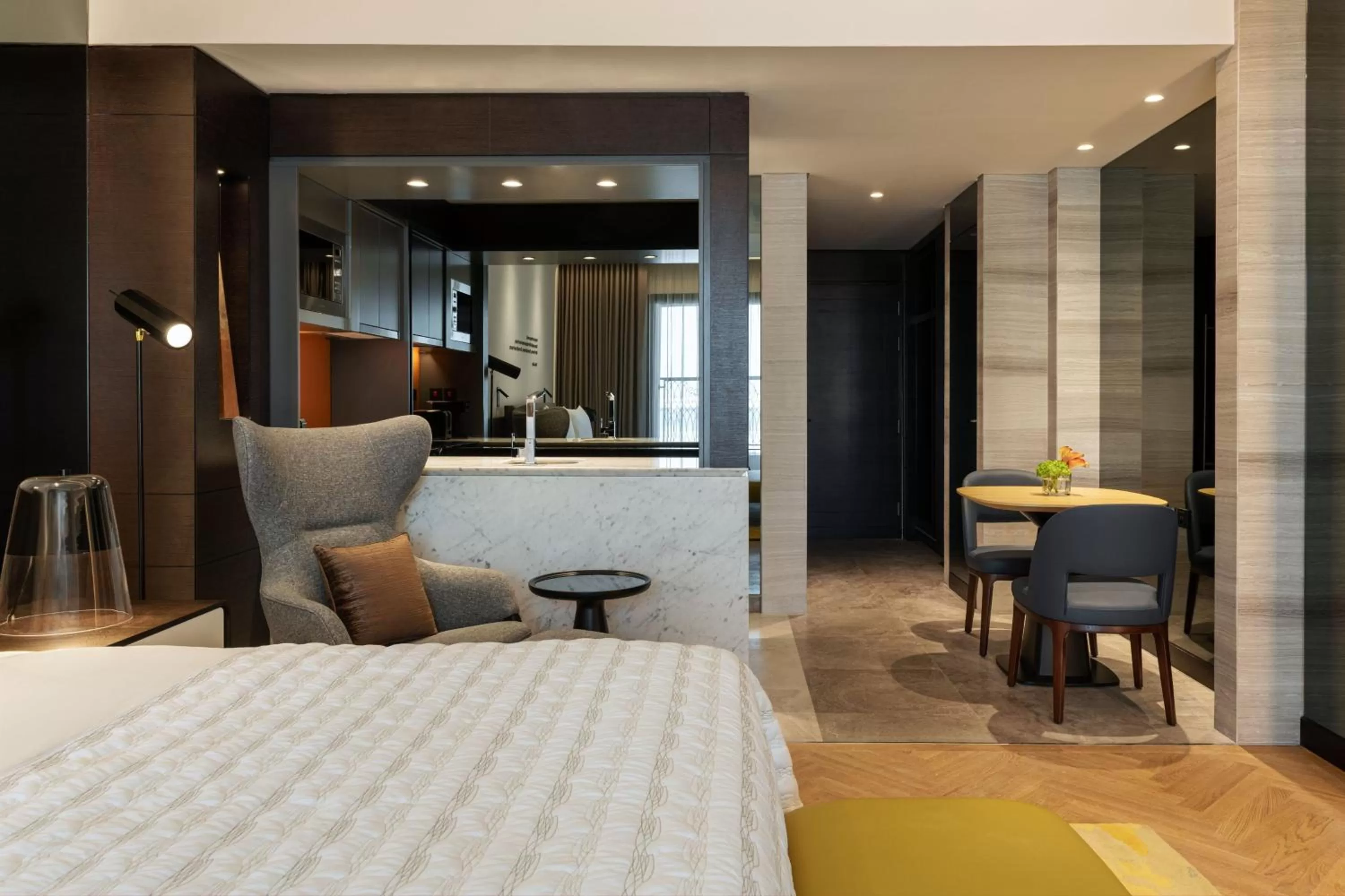 Bedroom, Bed in Le Royal Méridien Place Vendôme Lusail