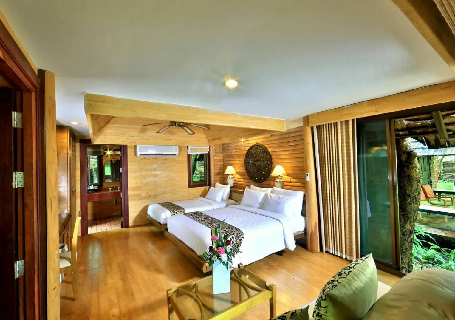 Bed in Sunset Park Resort and Spa By SWR