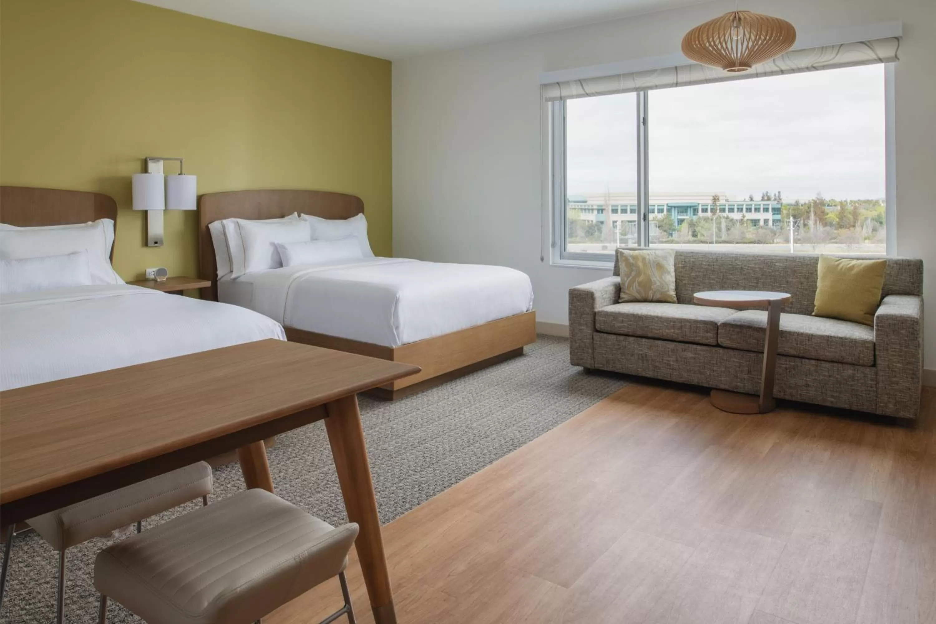 Photo of the whole room, Bed in Element San Jose Milpitas