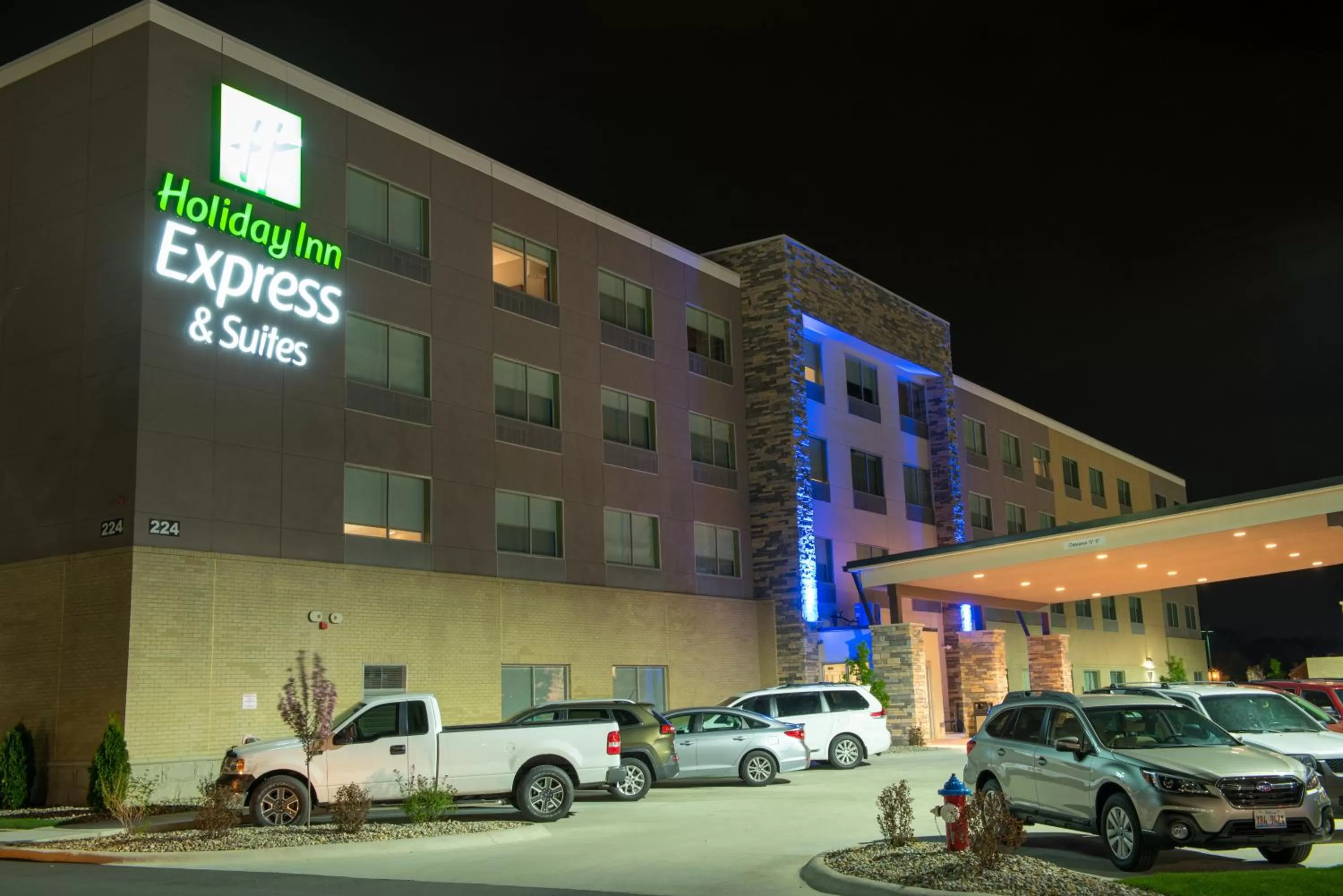 Property building in Holiday Inn Express & Suites - Fort Wayne North by IHG