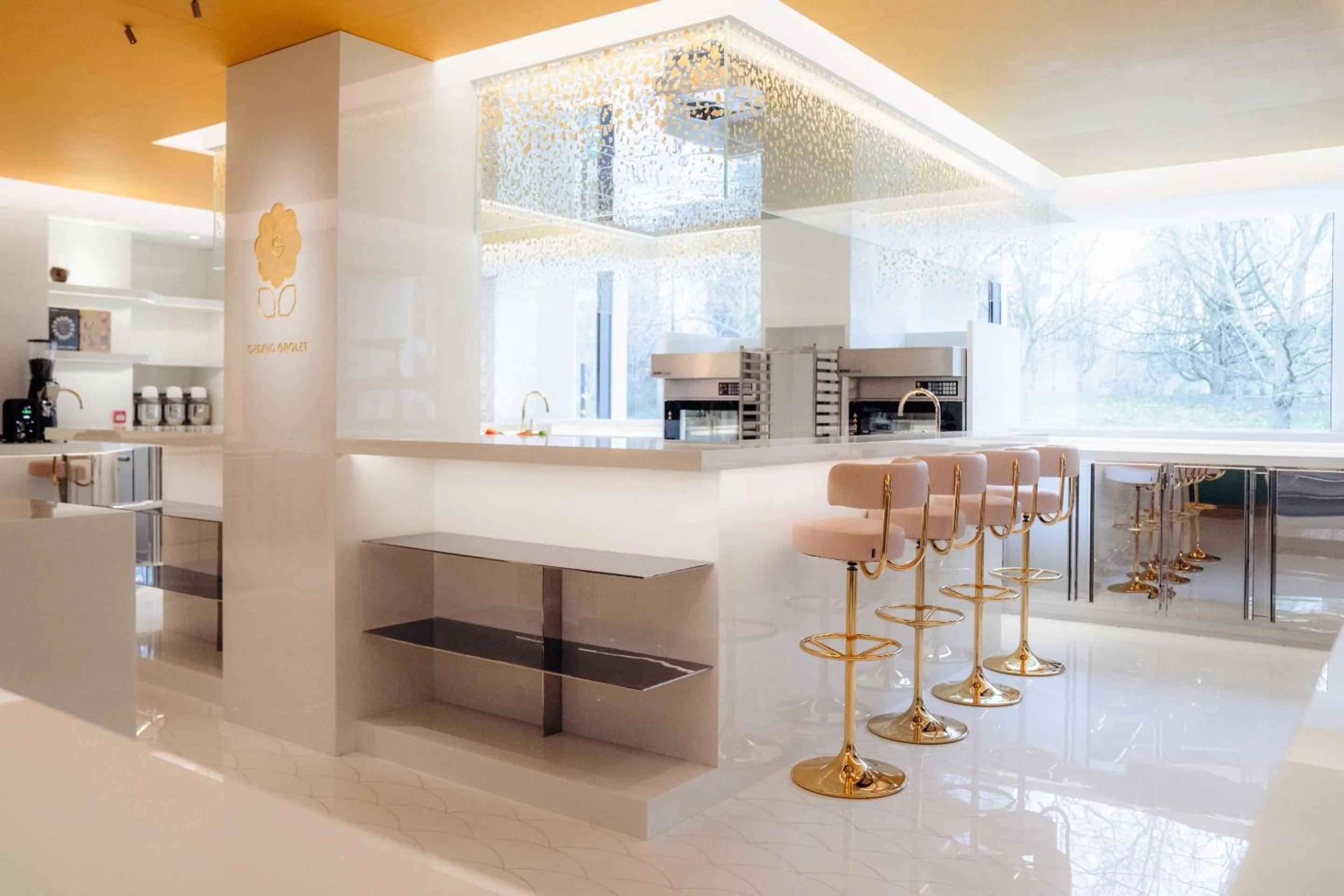 Restaurant/places to eat in The Berkeley, Maybourne