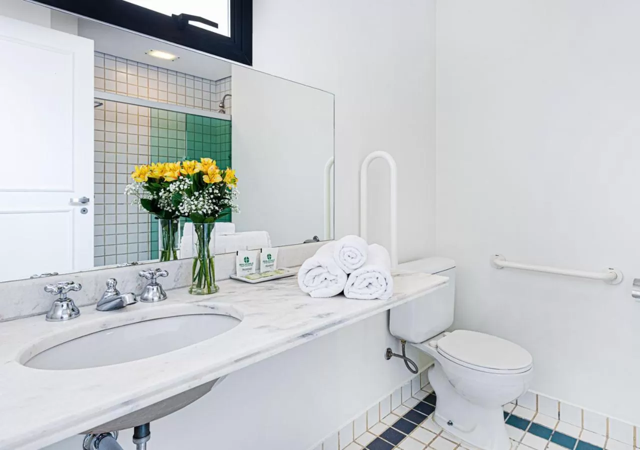 Bathroom in Hotel Nacional Inn Cambuí Campinas Residence