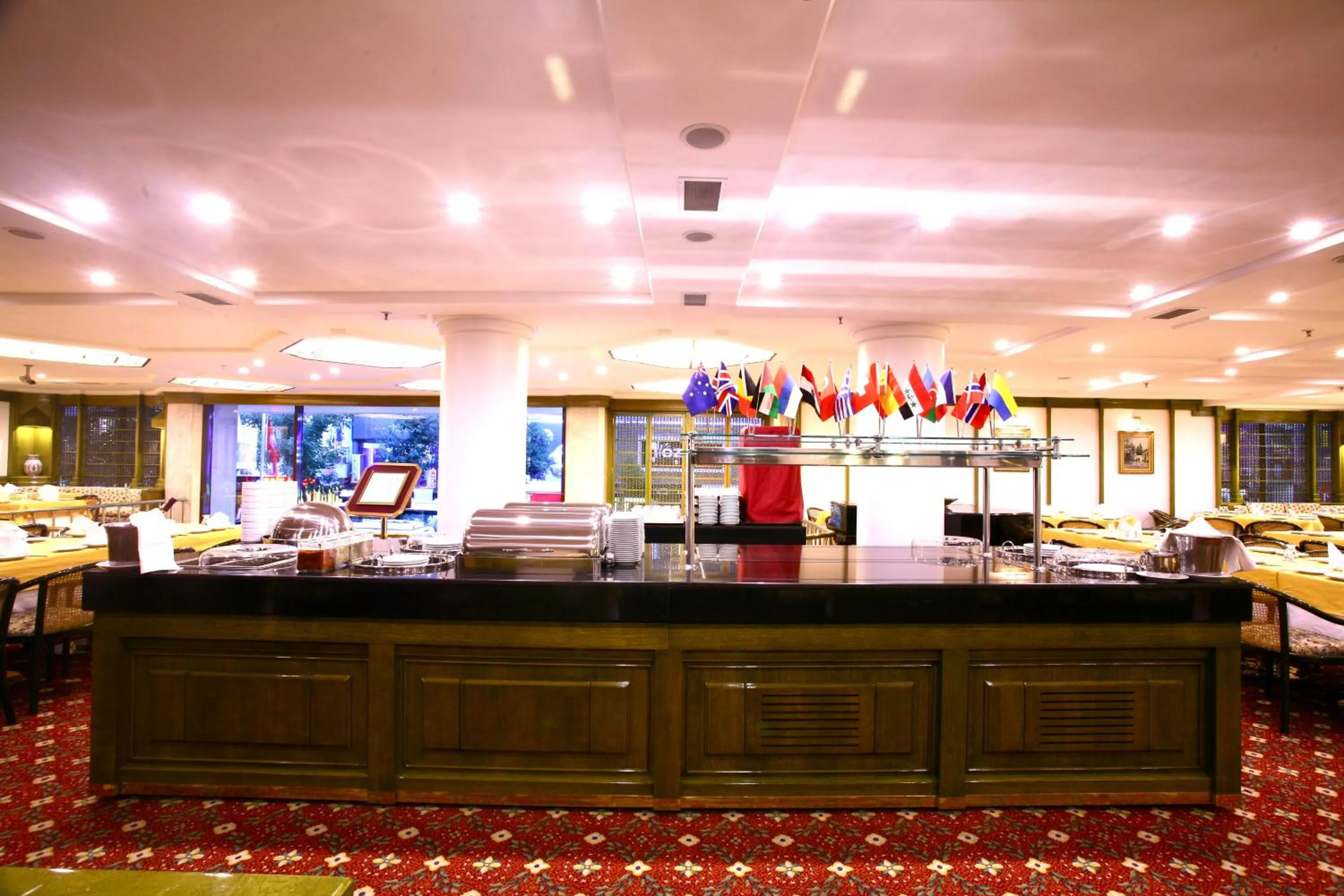 Restaurant/places to eat in Istanbul Royal Hotel