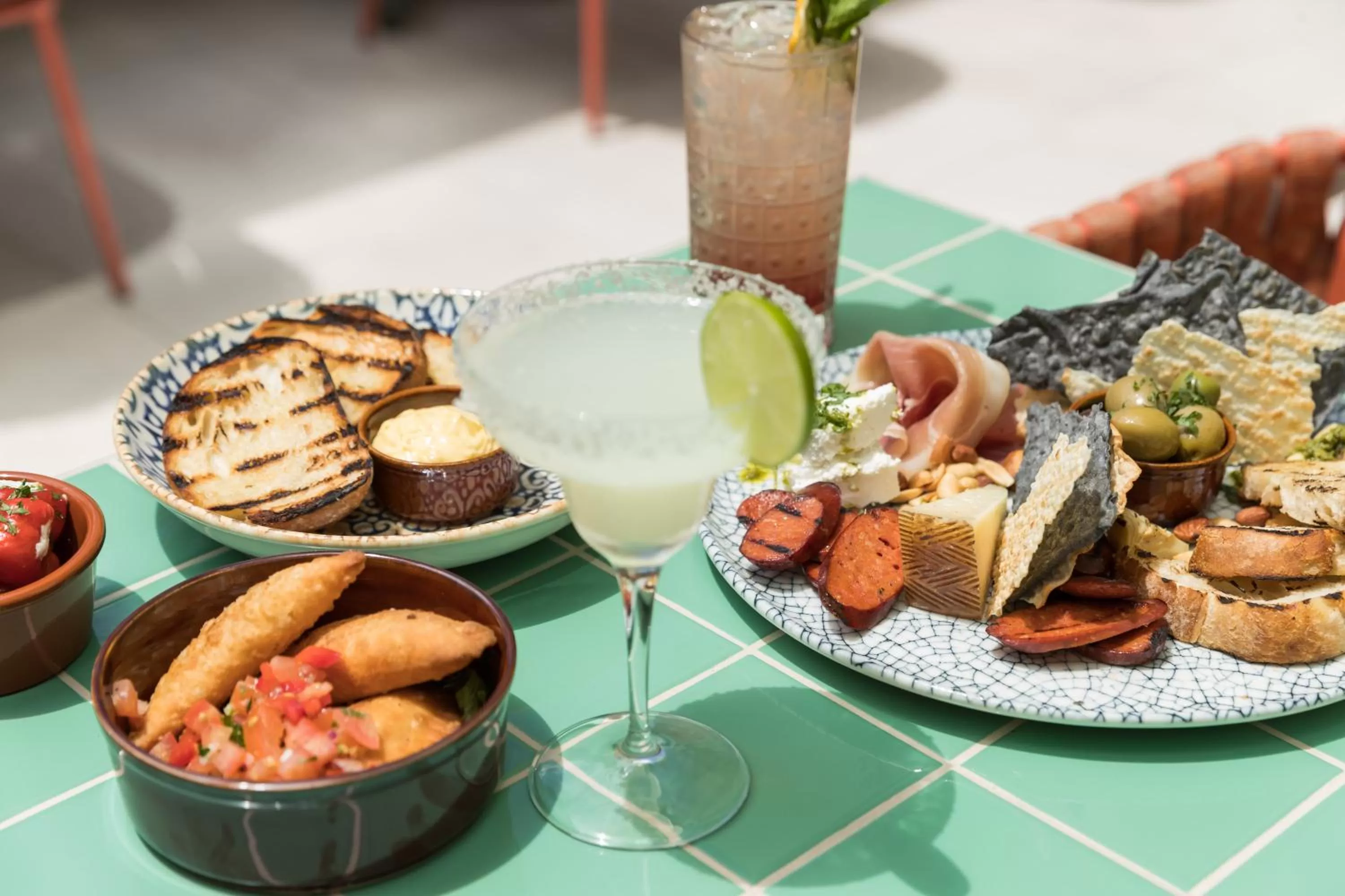 Restaurant/places to eat in Crystalbrook Bailey